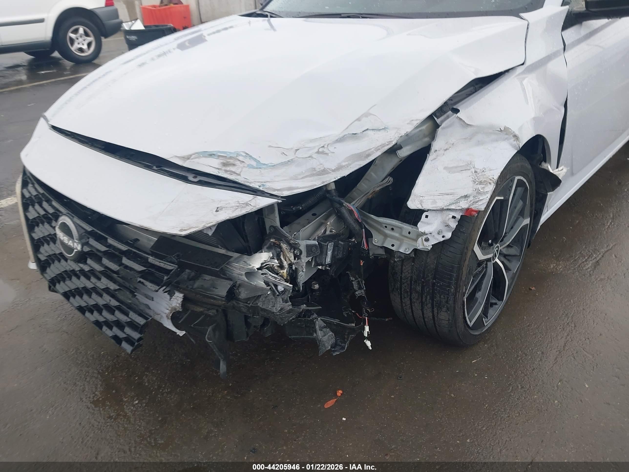 NISSAN ALTIMA image 6
