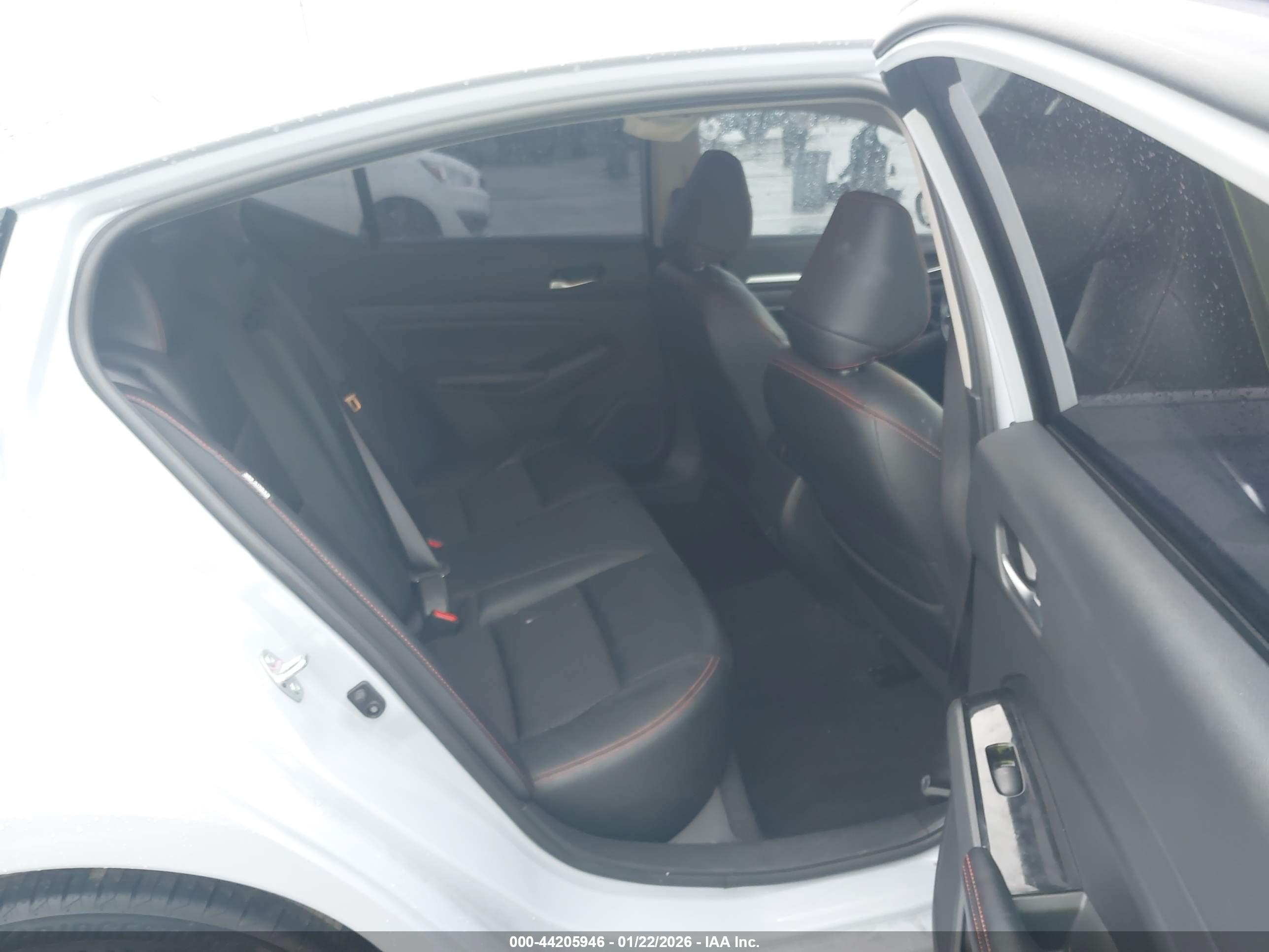 NISSAN ALTIMA image 8
