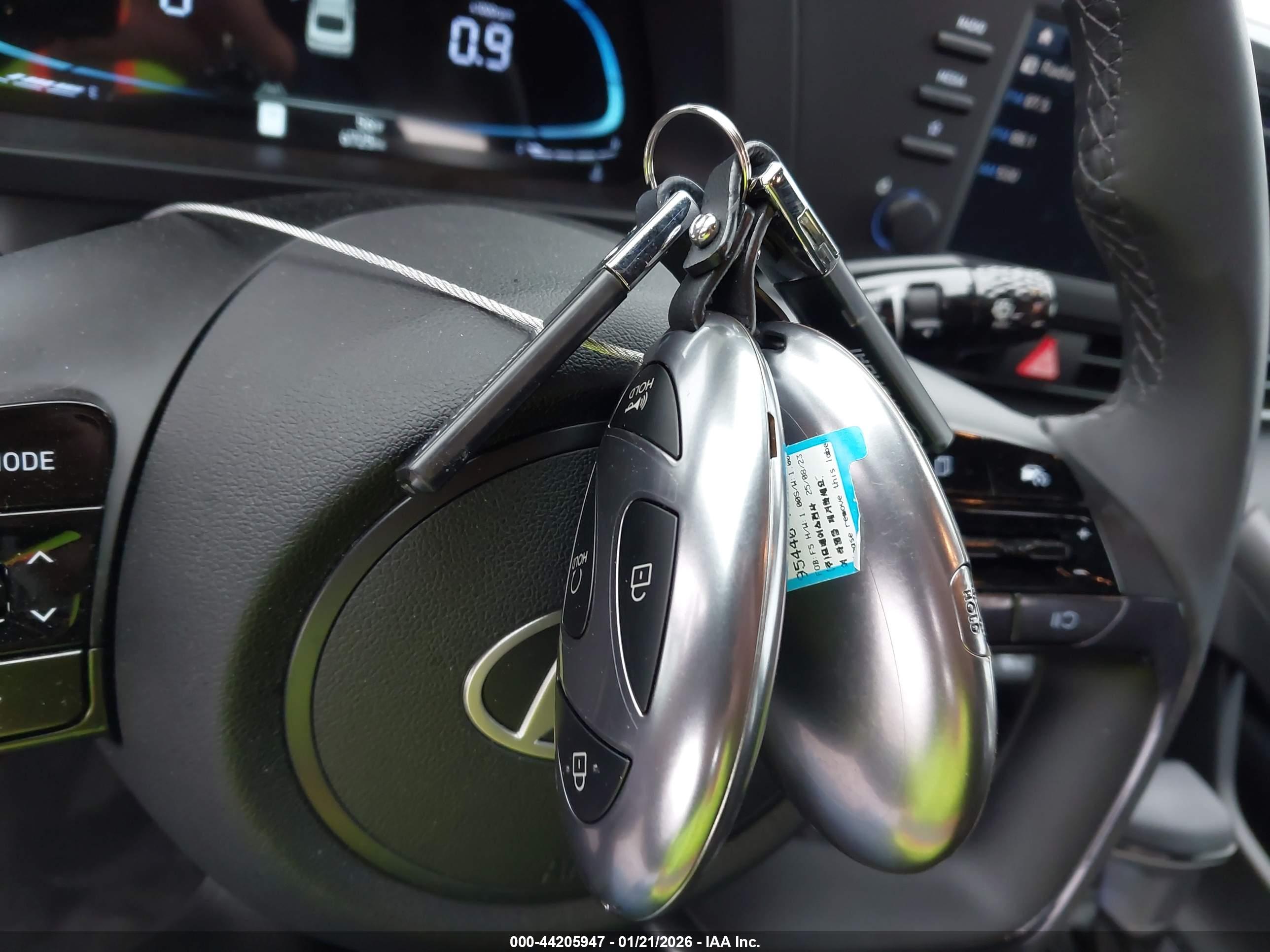 HYUNDAI ELANTRA image 11