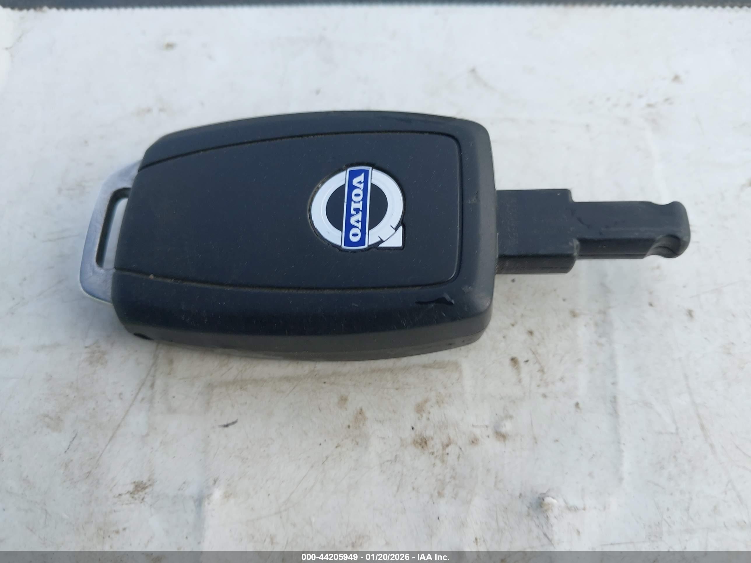 VOLVO C30 image 11