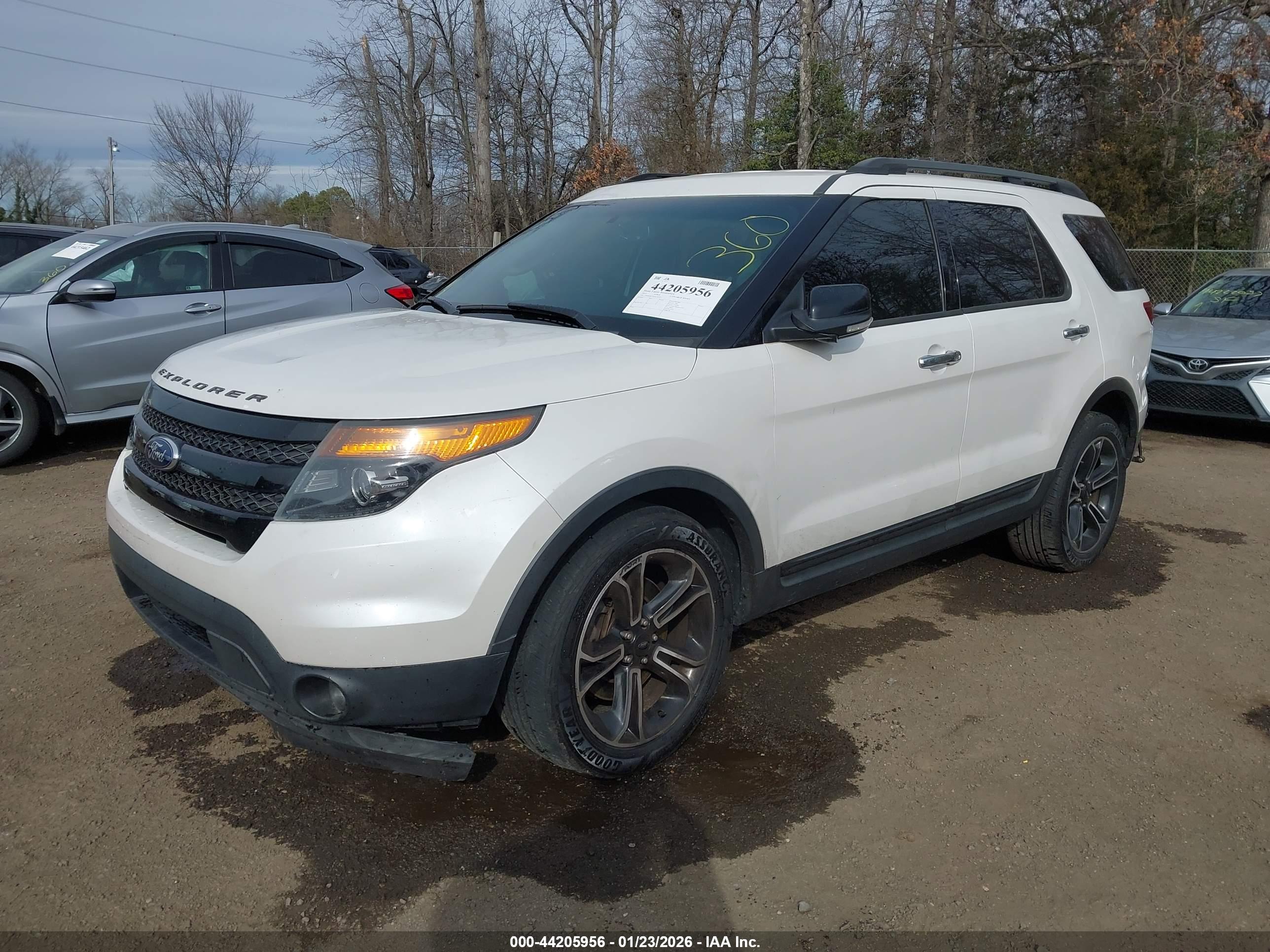 FORD EXPLORER image 2