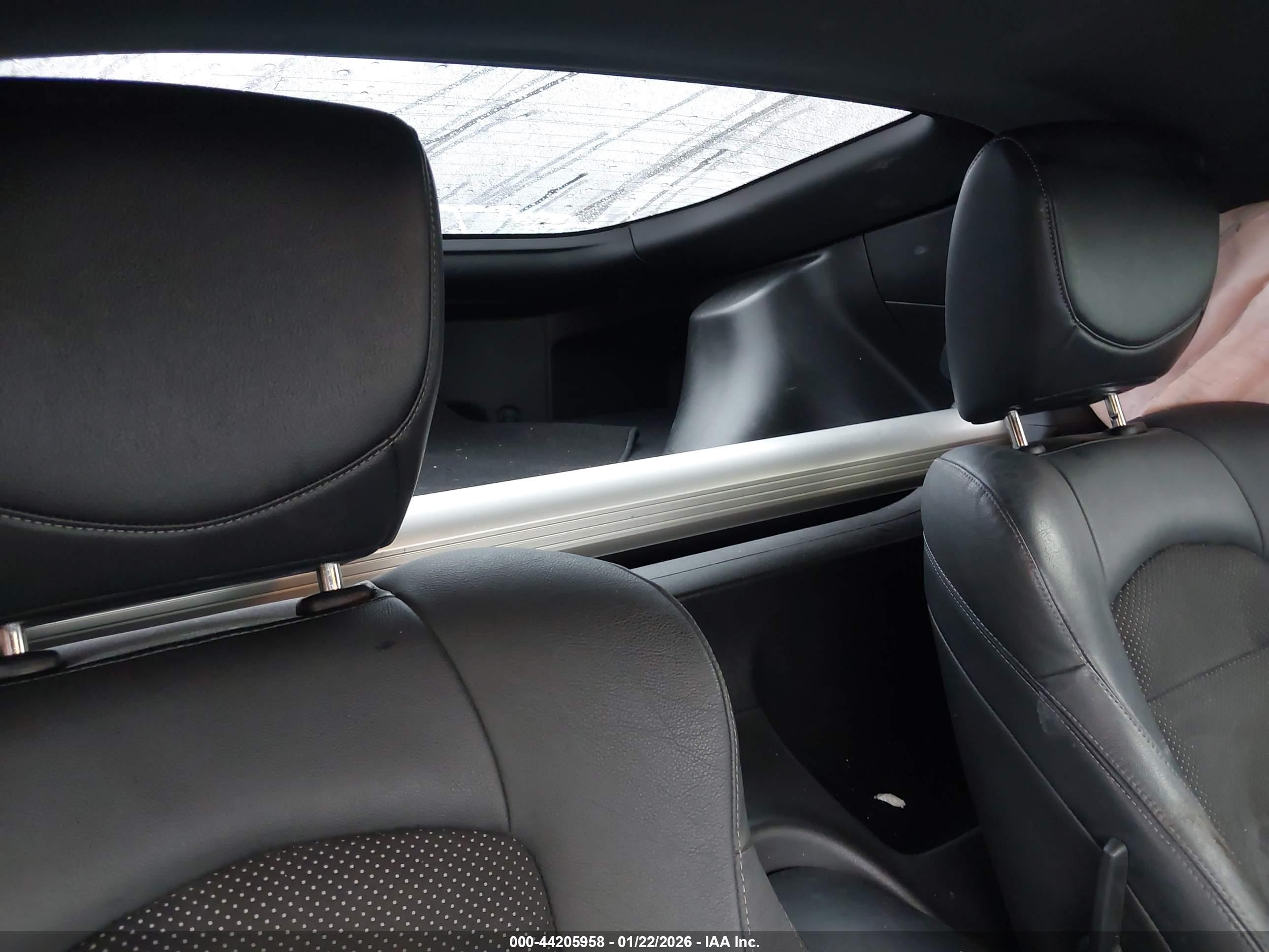 NISSAN 370Z image 8