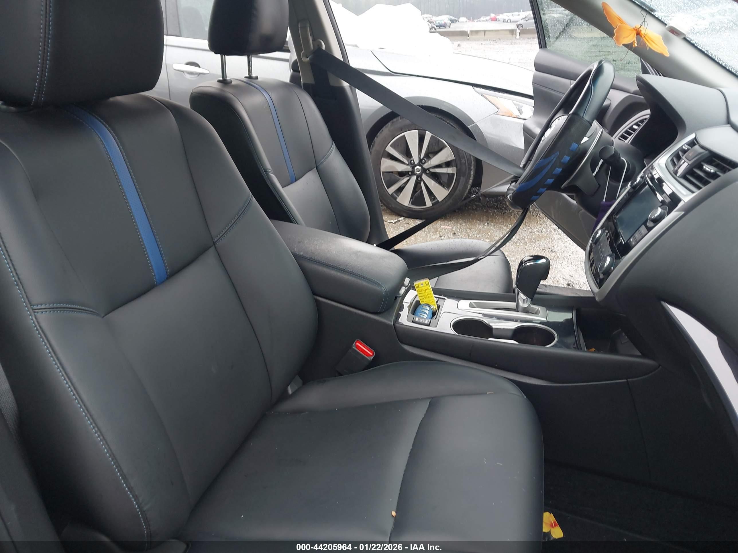 NISSAN ALTIMA image 5