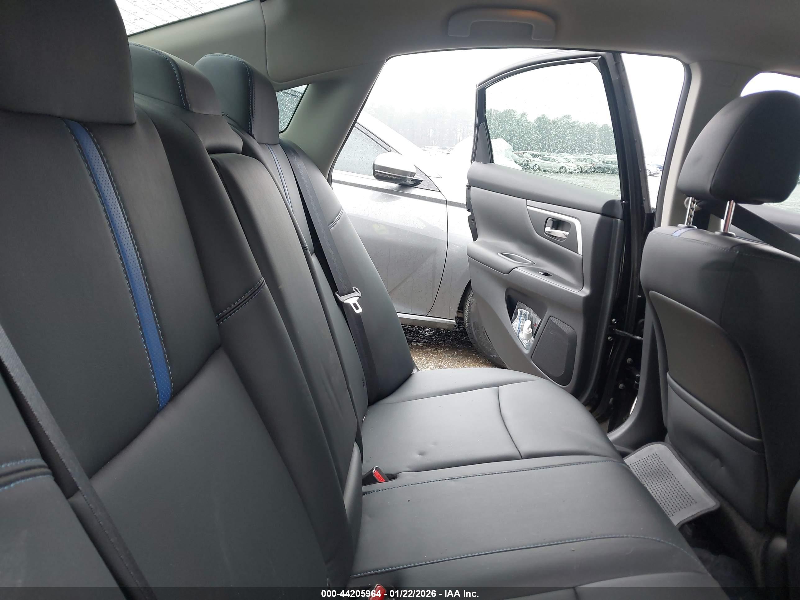 NISSAN ALTIMA image 8