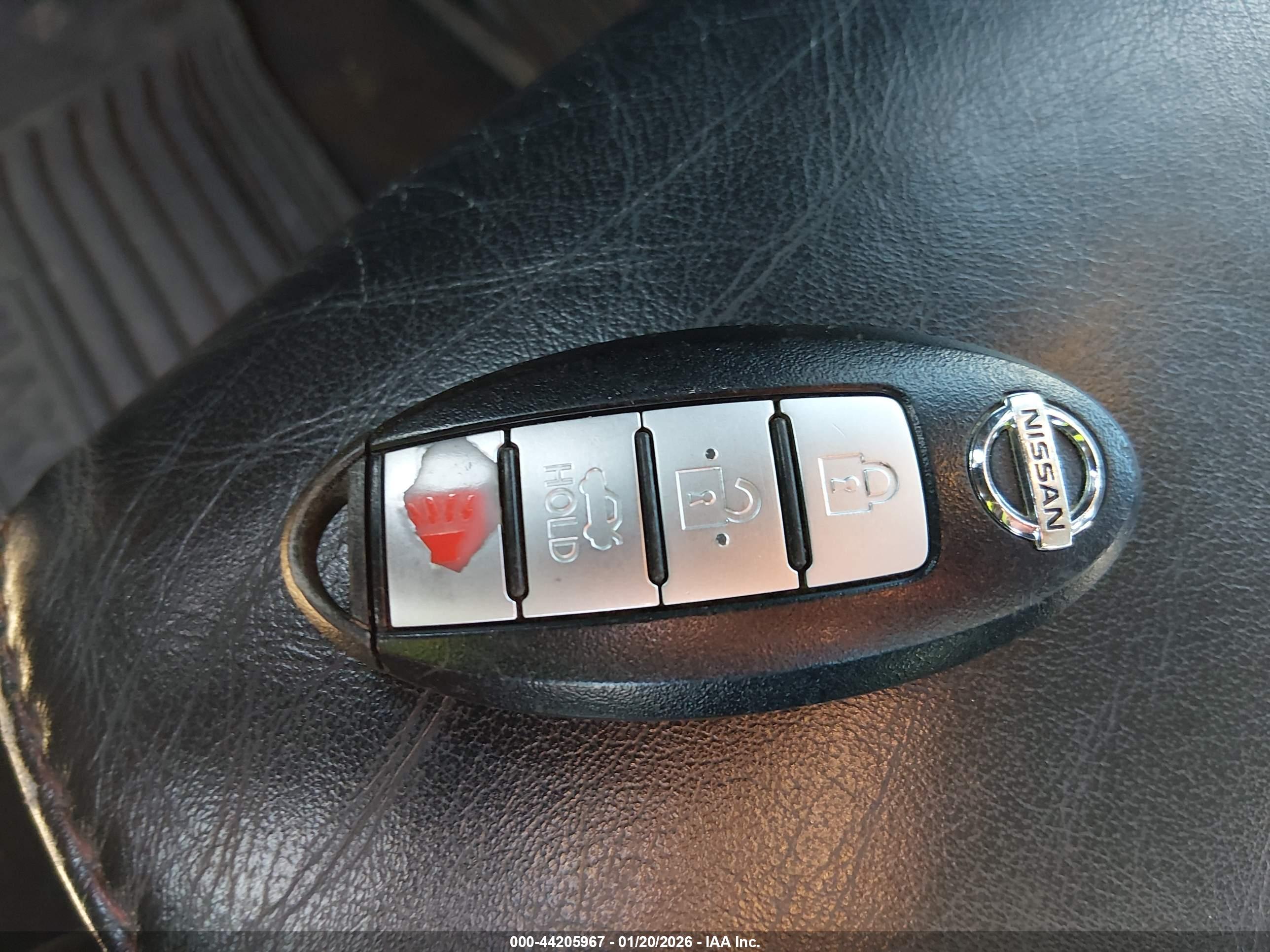 NISSAN MAXIMA image 11