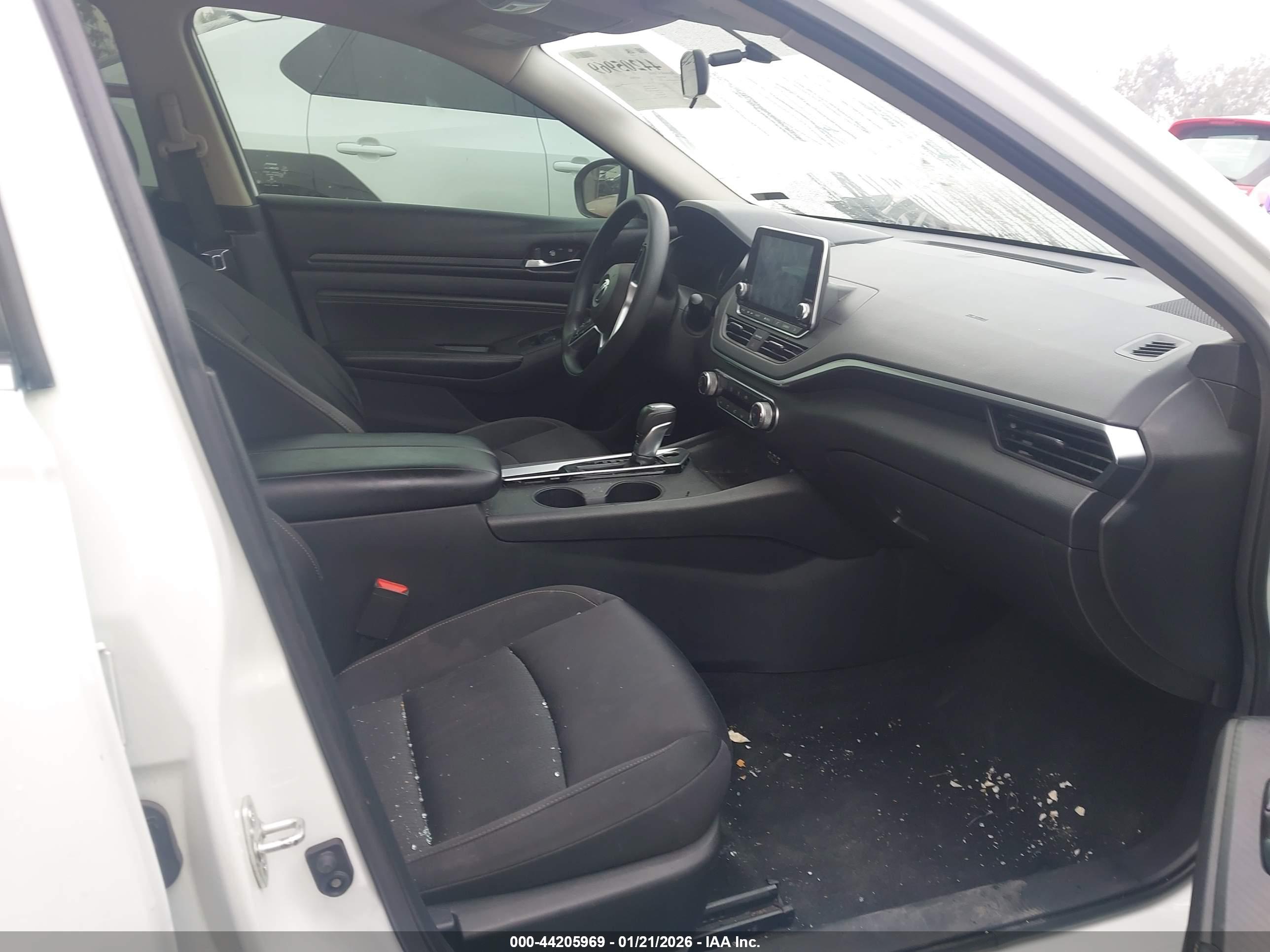 NISSAN ALTIMA image 5