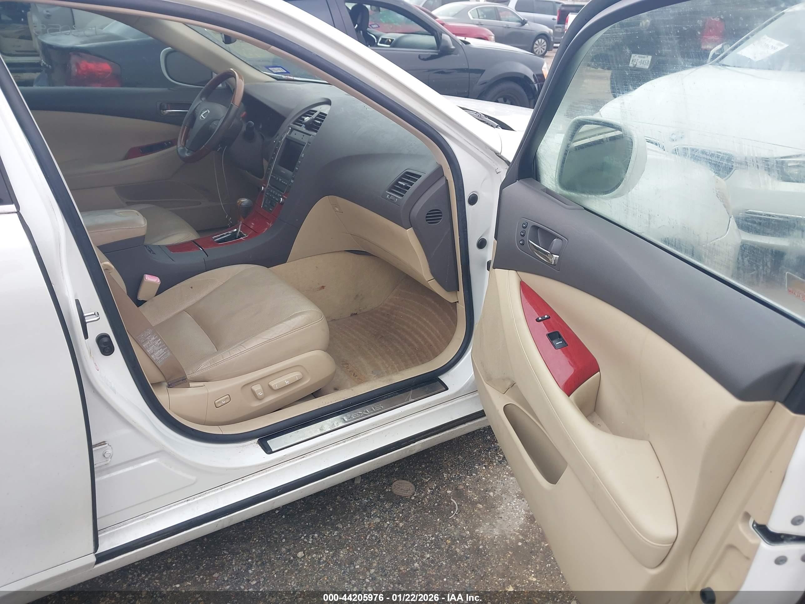 LEXUS ES image 5