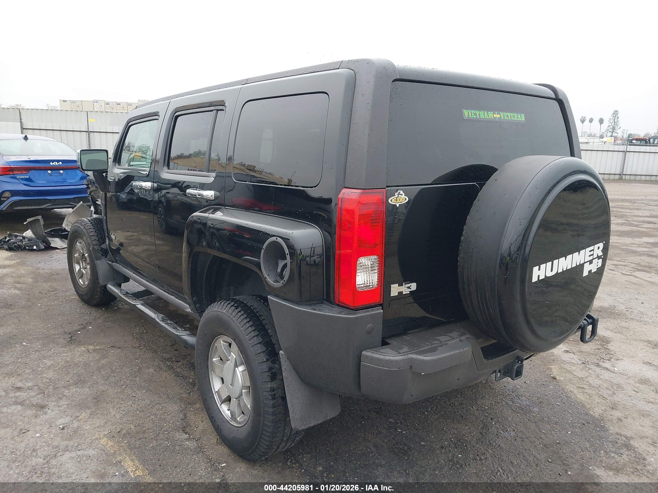HUMMER H3 image 3