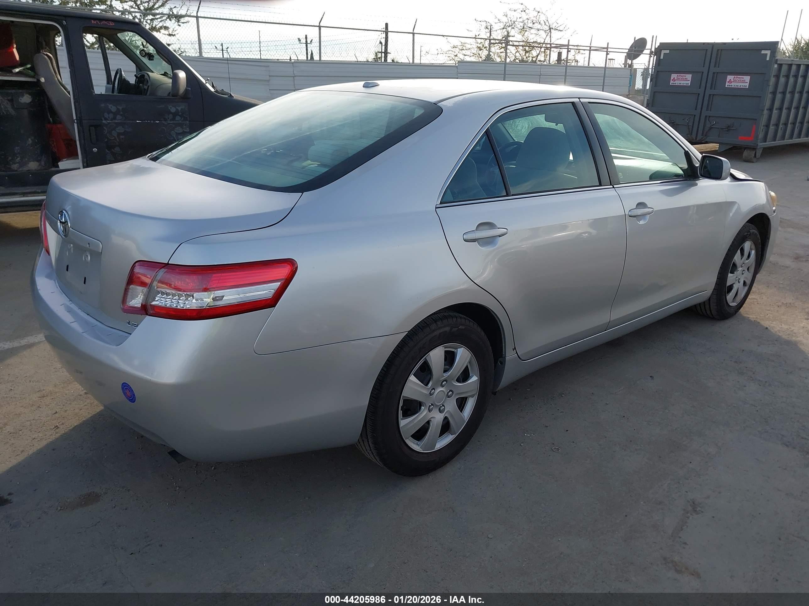 TOYOTA CAMRY image 4