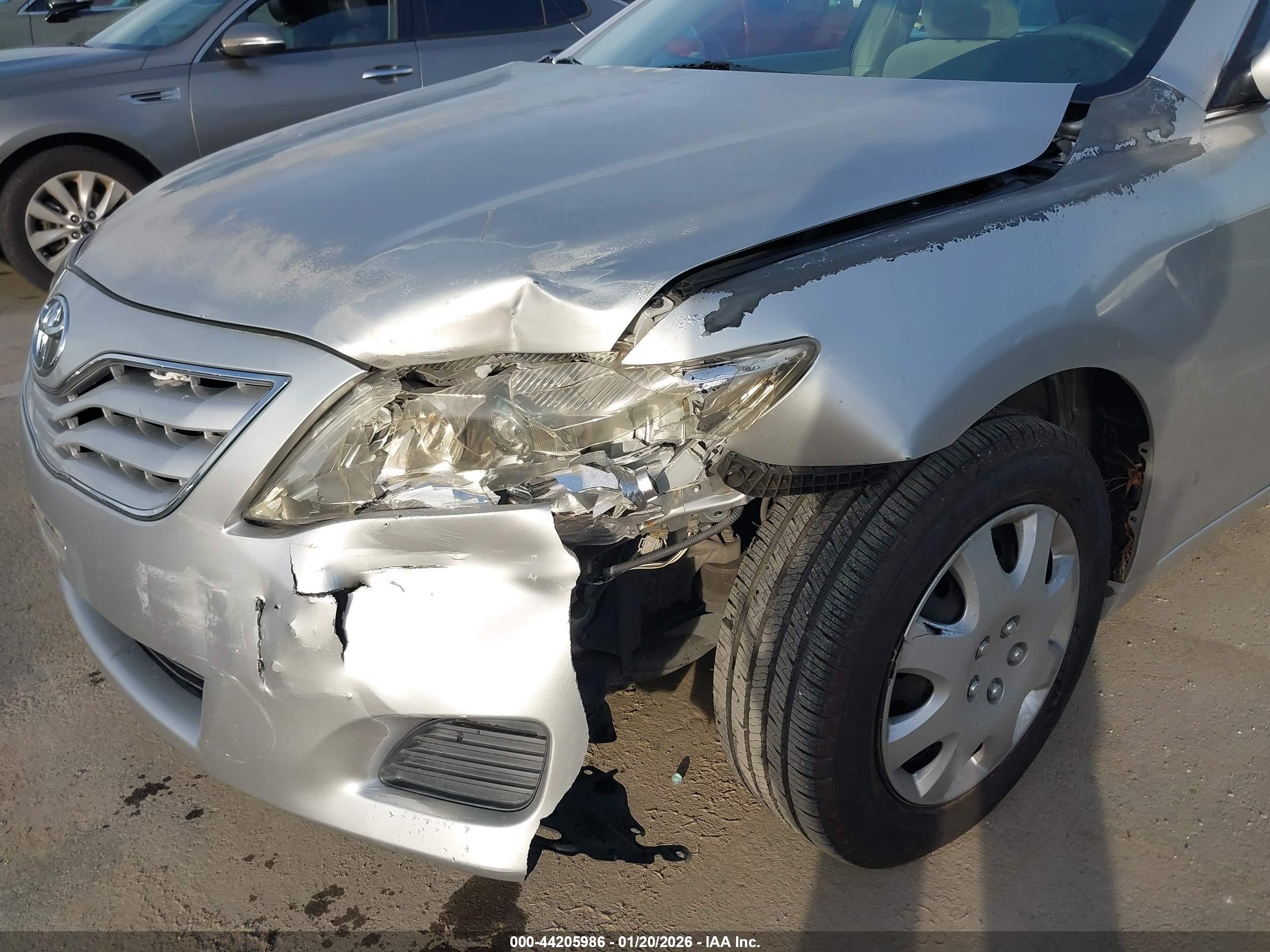 TOYOTA CAMRY image 6