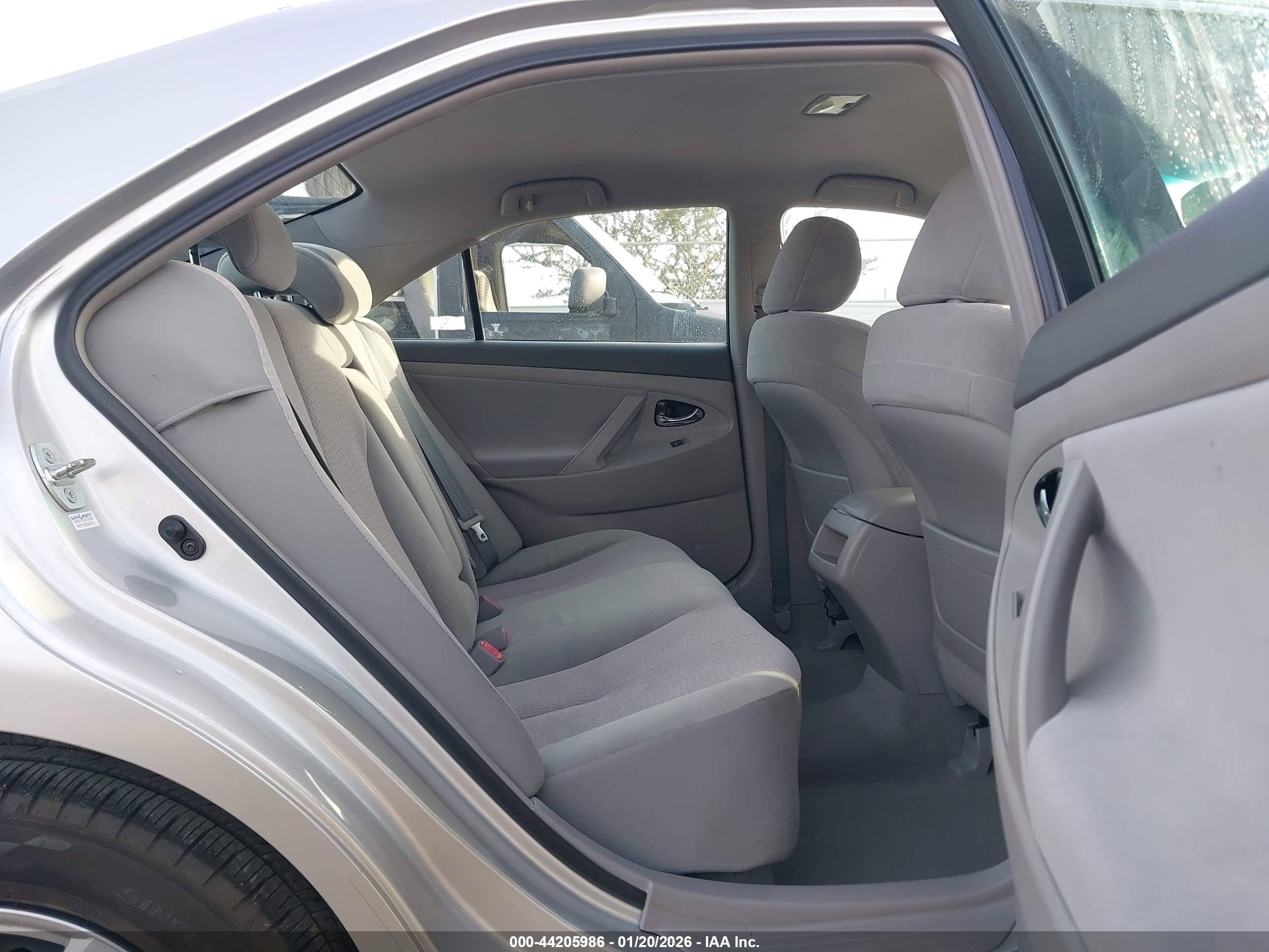 TOYOTA CAMRY image 8