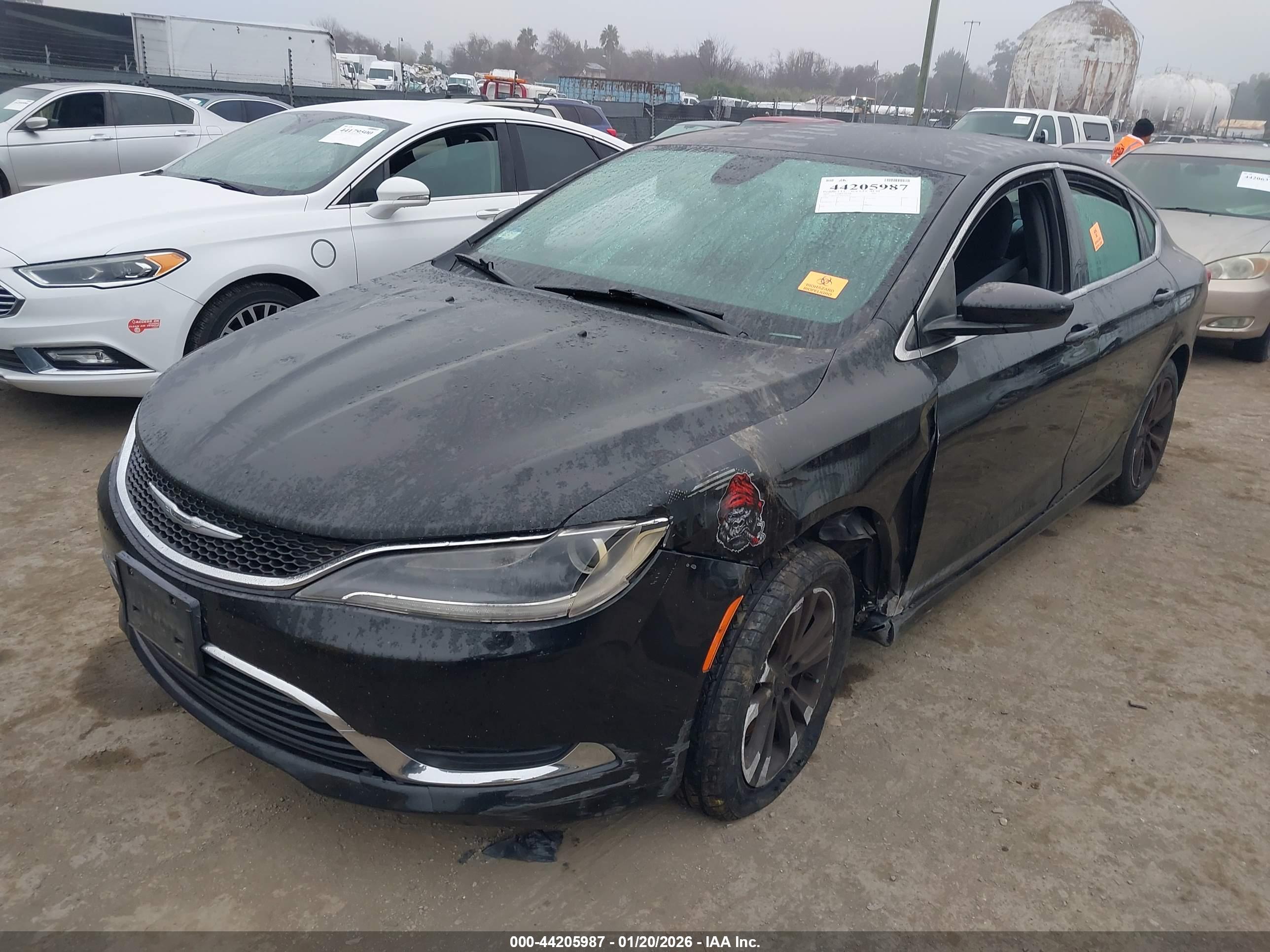 CHRYSLER 200 image 2