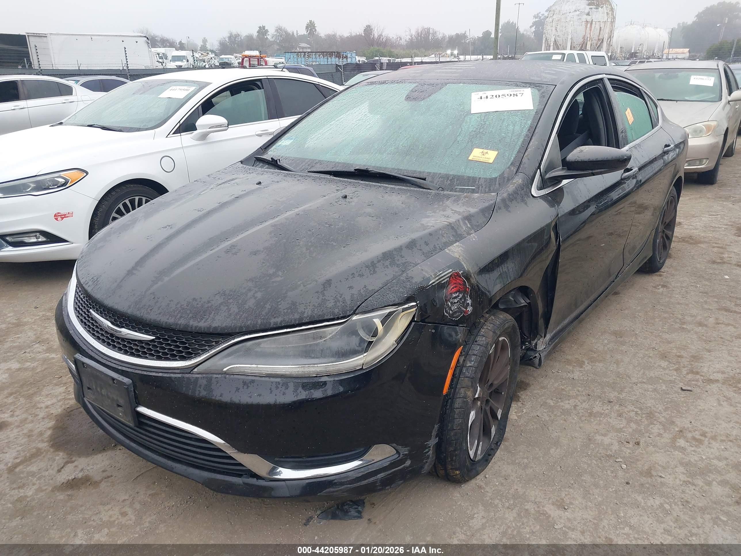 CHRYSLER 200 image 6