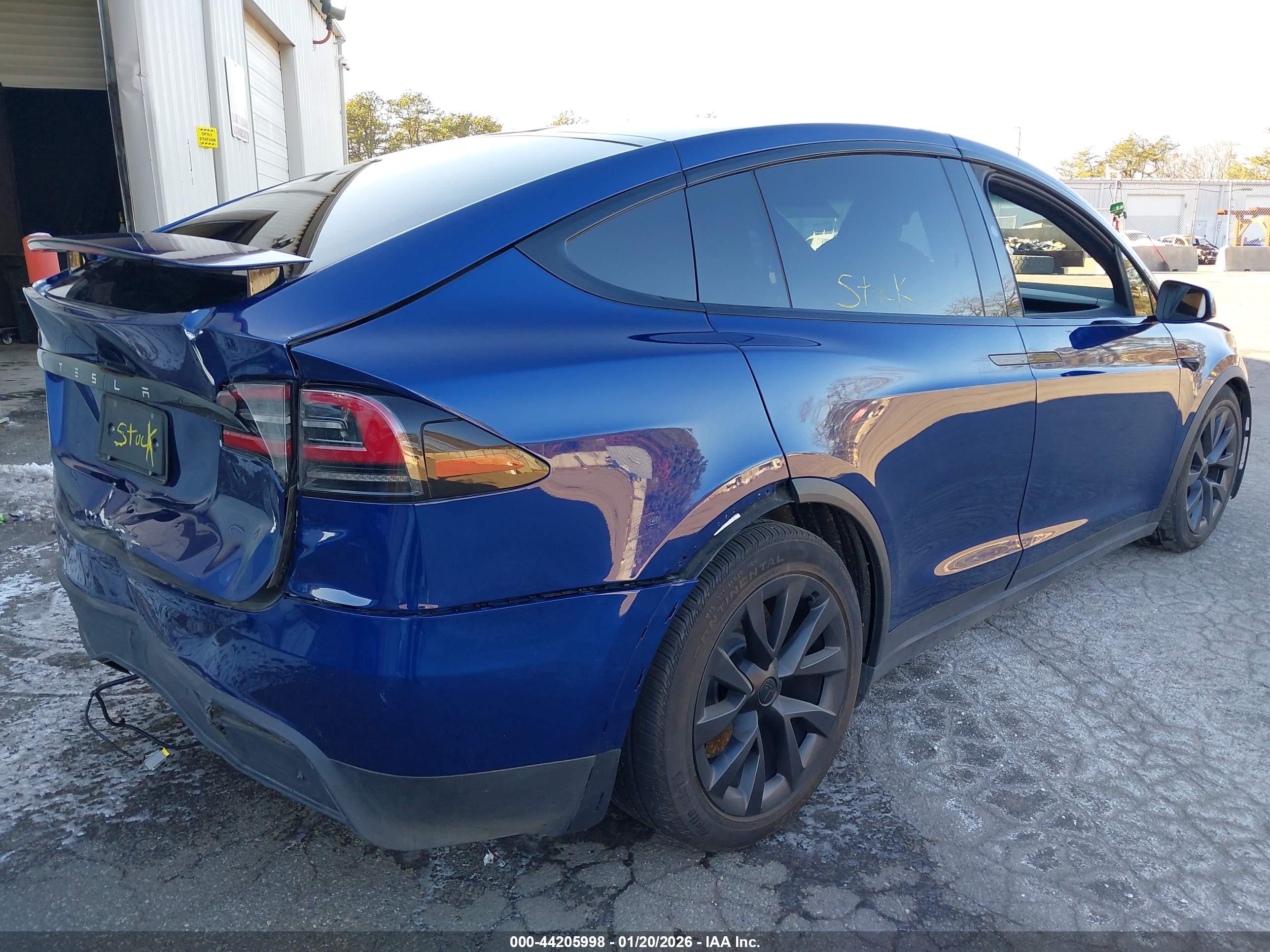 TESLA MODEL image 4