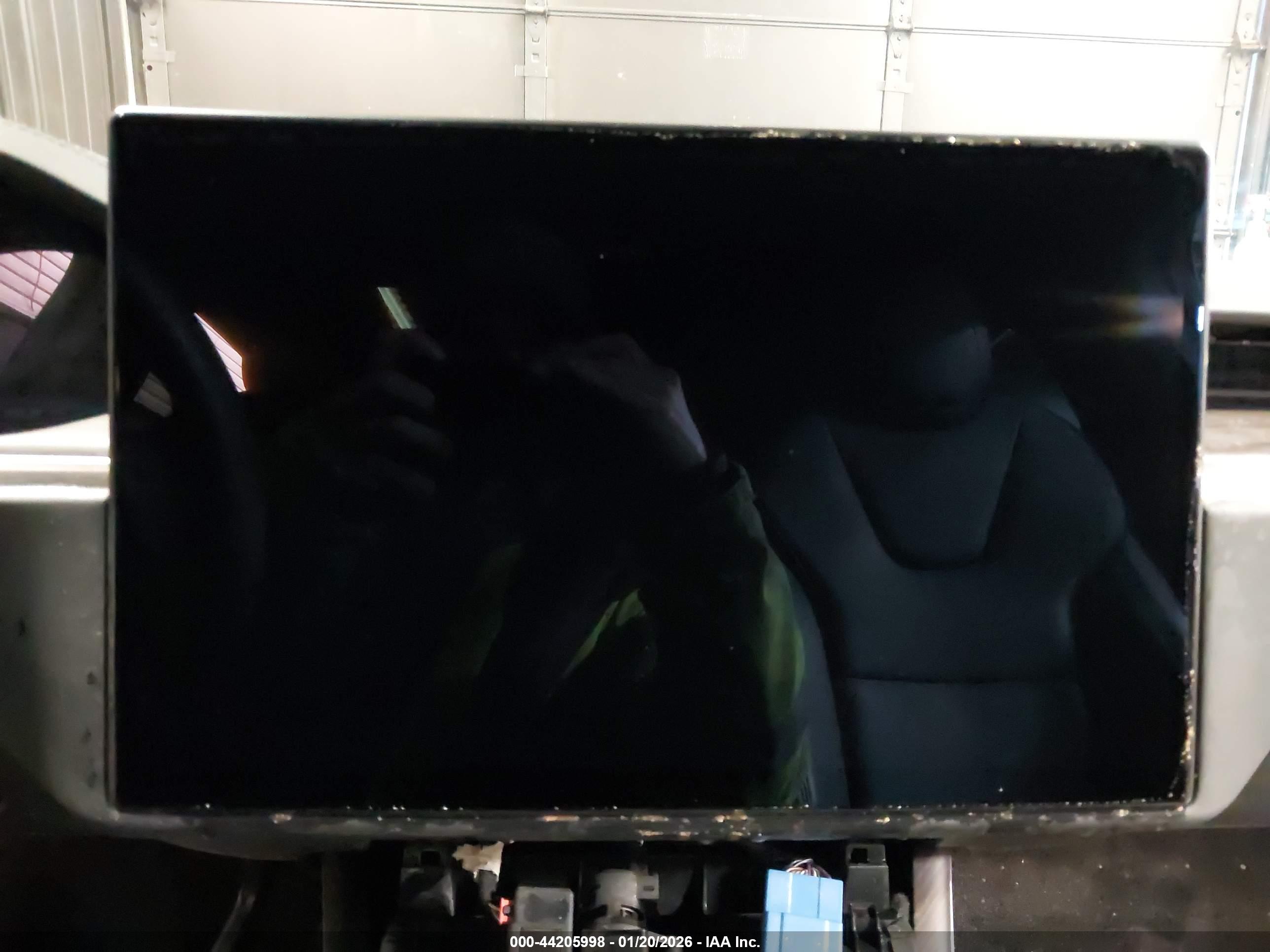 TESLA MODEL image 7