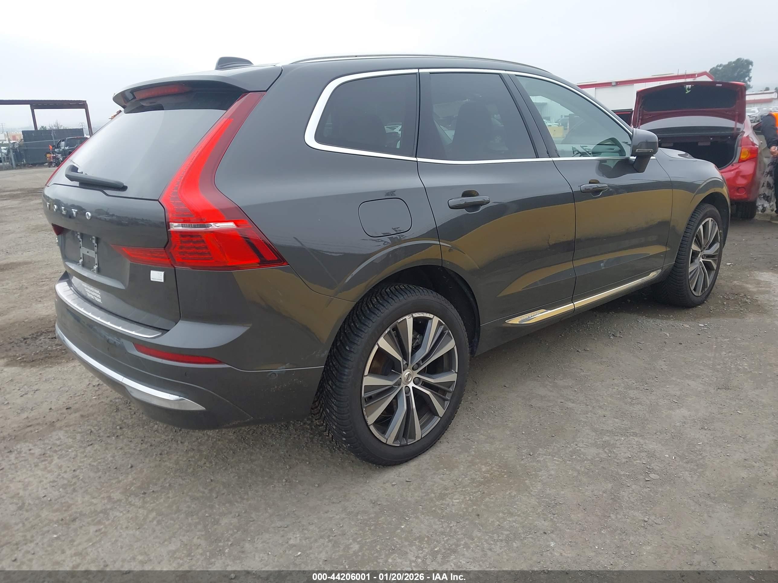 VOLVO XC60 image 4