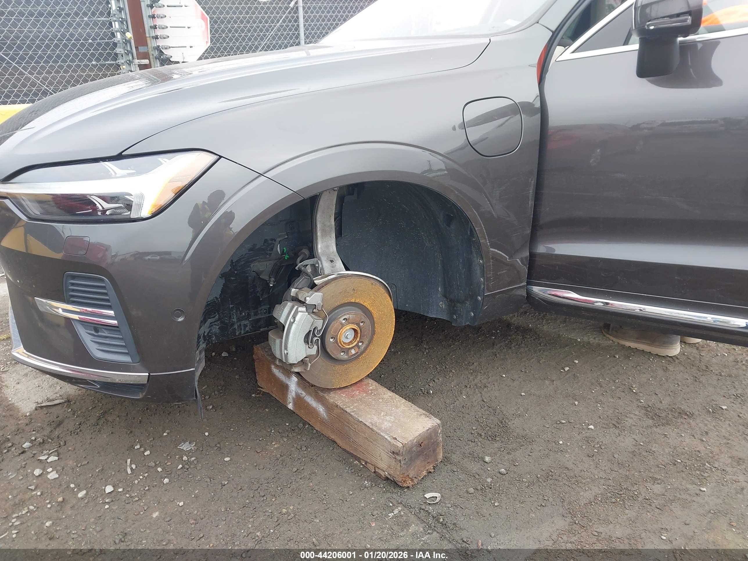 VOLVO XC60 image 6