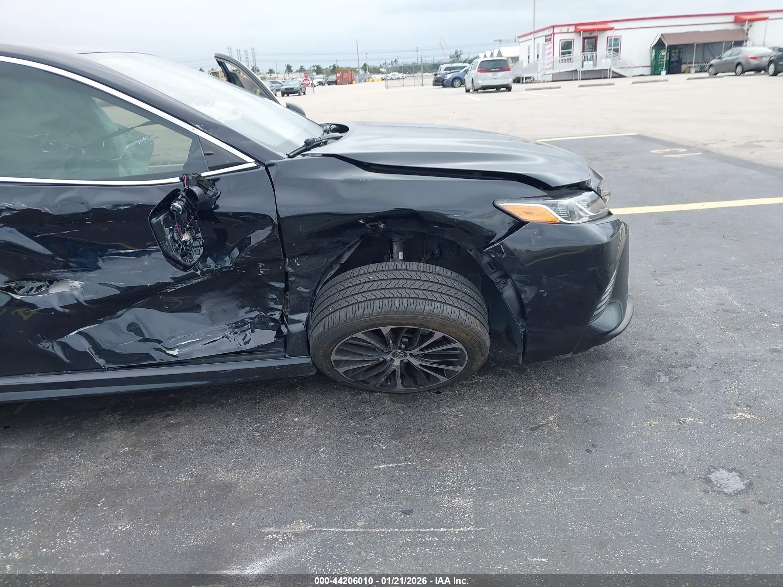 TOYOTA CAMRY image 6