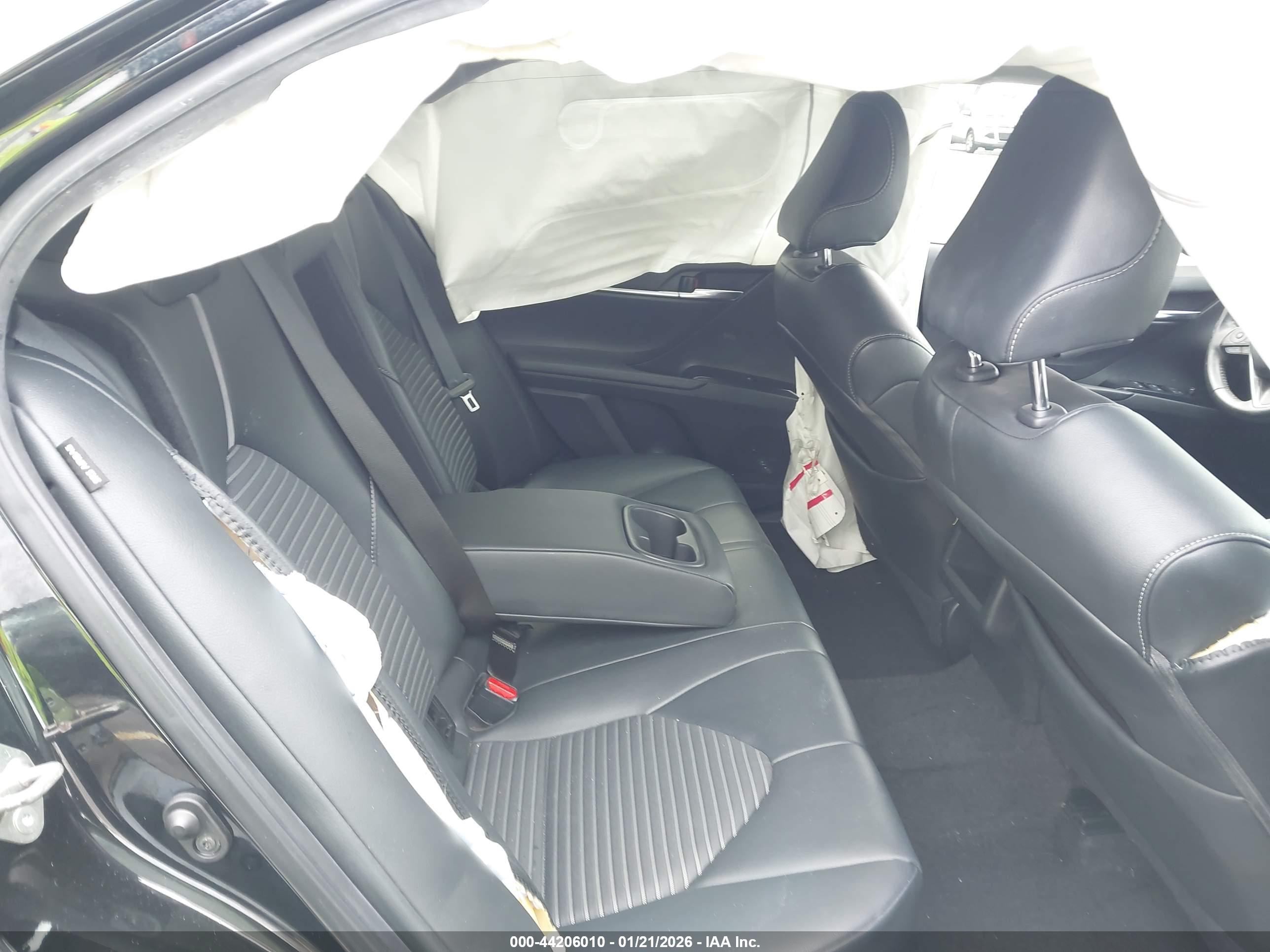 TOYOTA CAMRY image 8