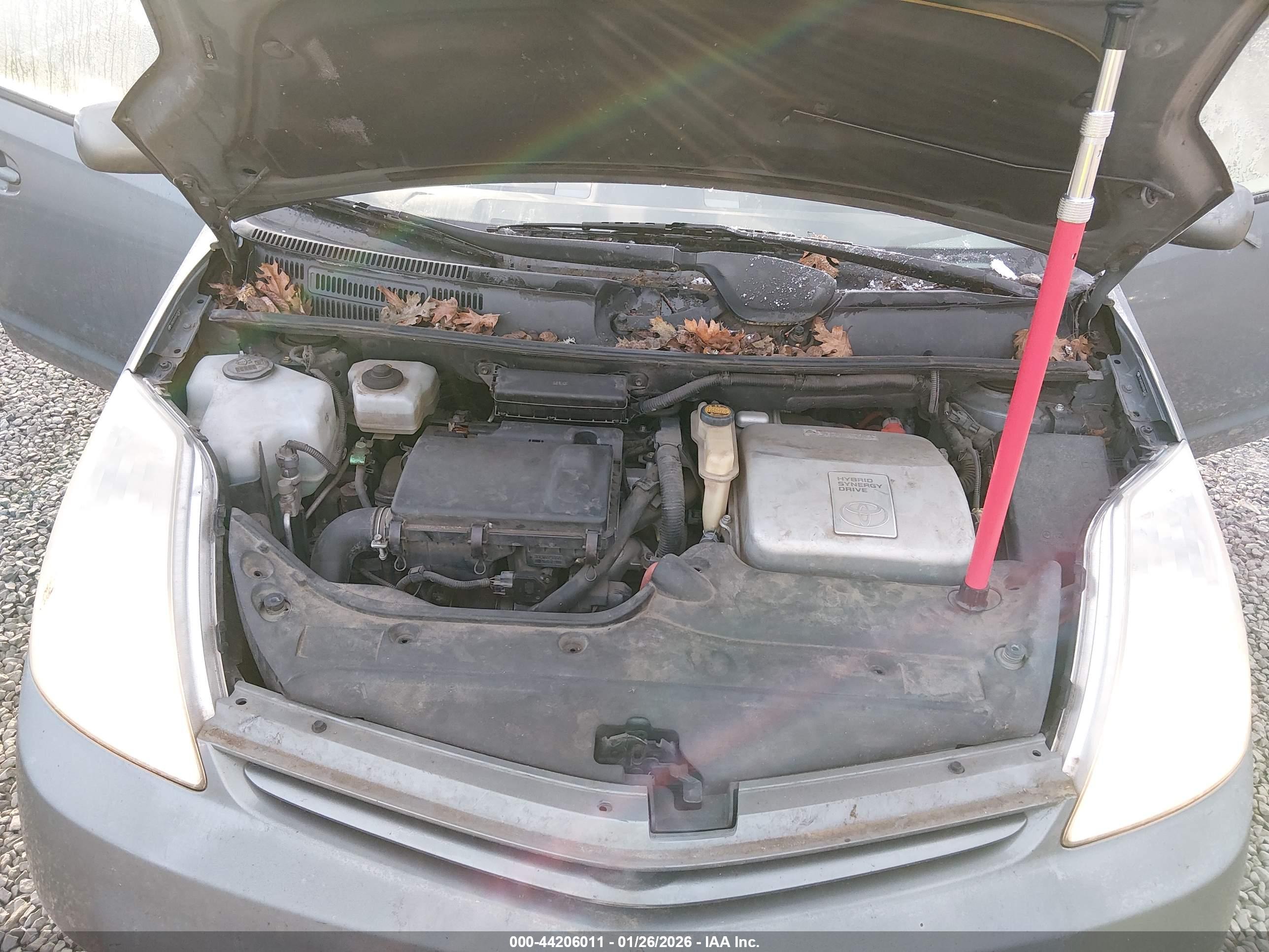 TOYOTA PRIUS image 10