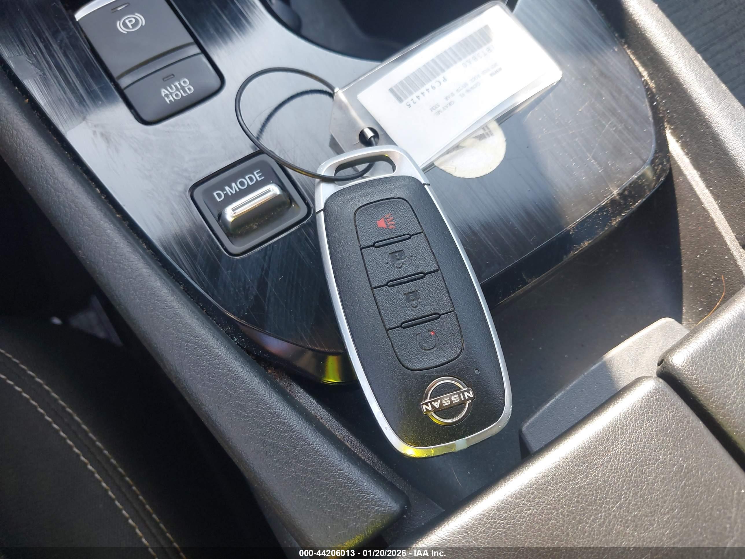 NISSAN ROGUE image 11