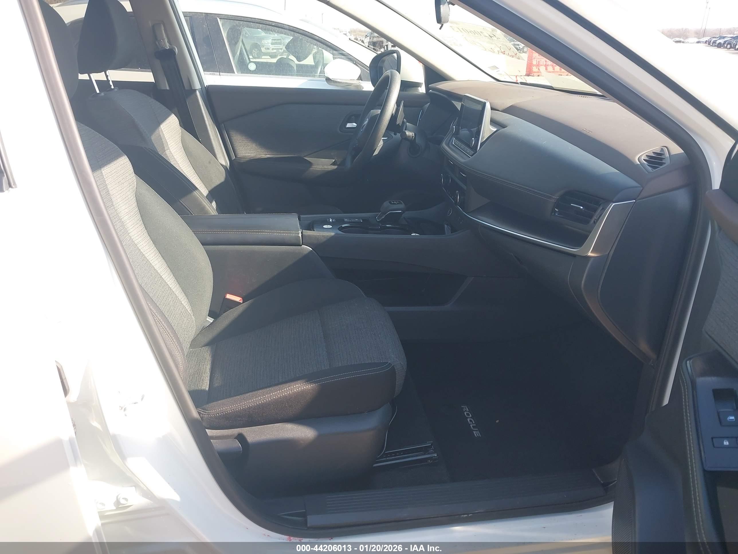 NISSAN ROGUE image 5