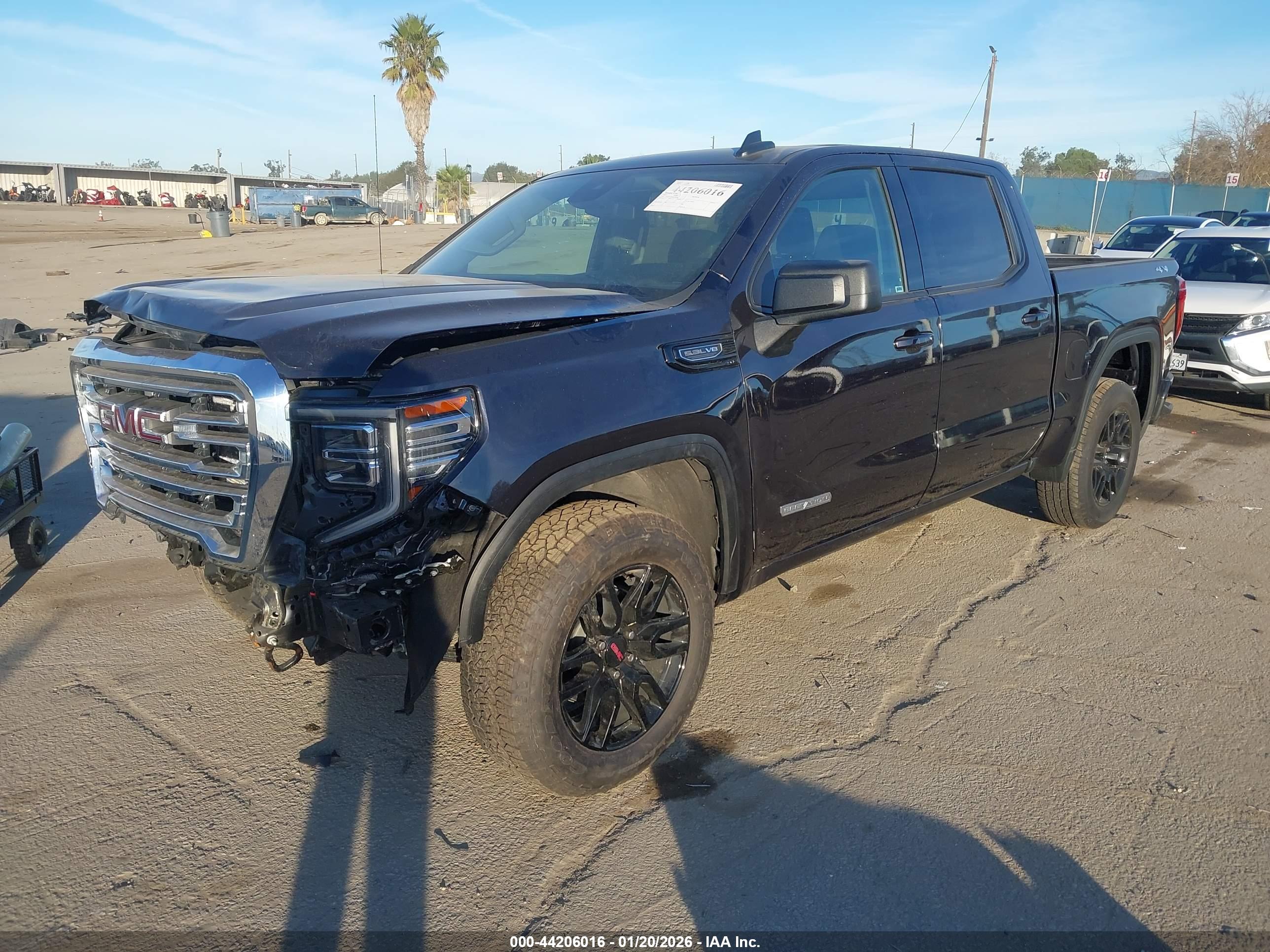 GMC SIERRA image 2