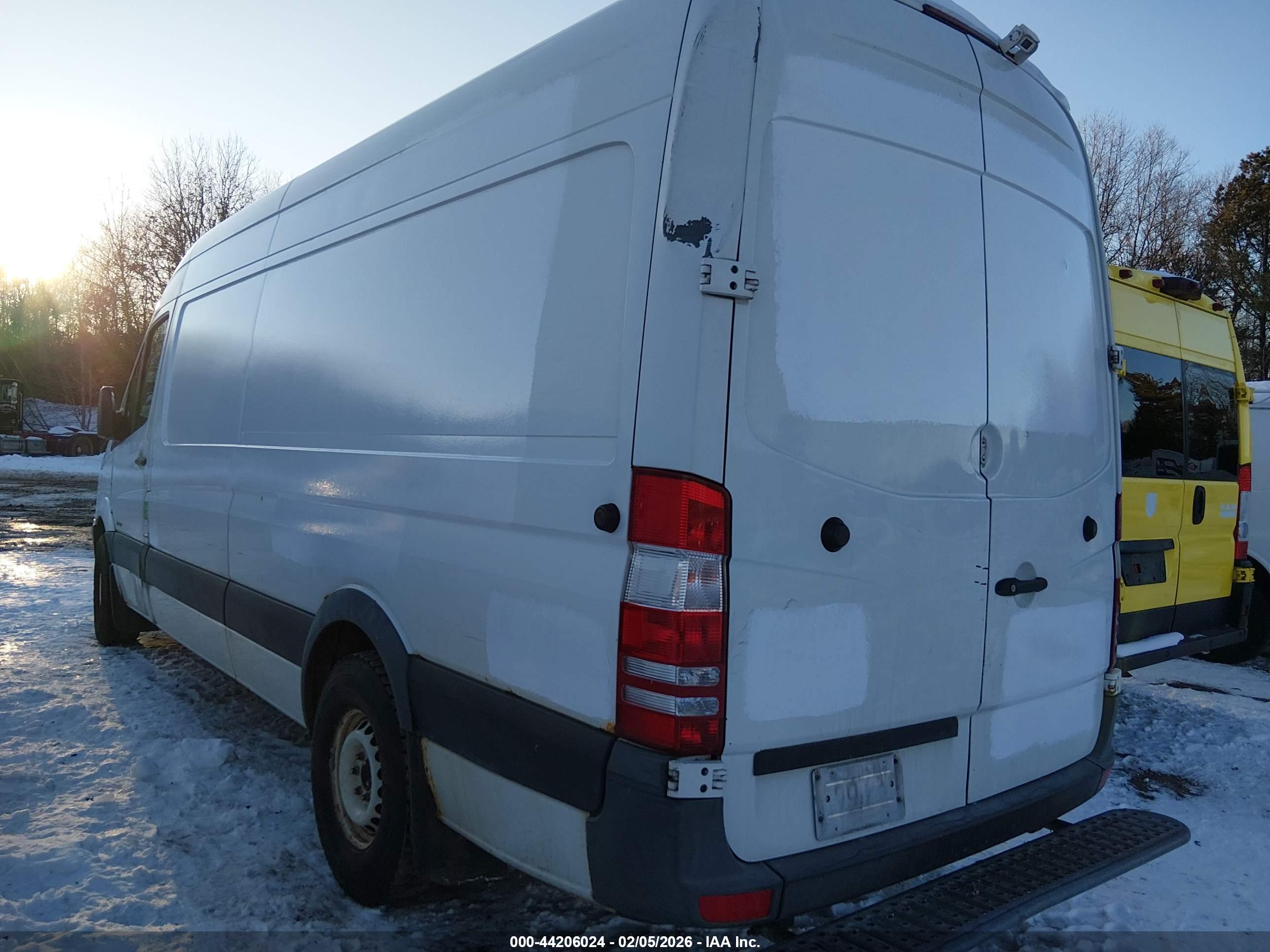 MERCEDES-BENZ SPRINTER image 3