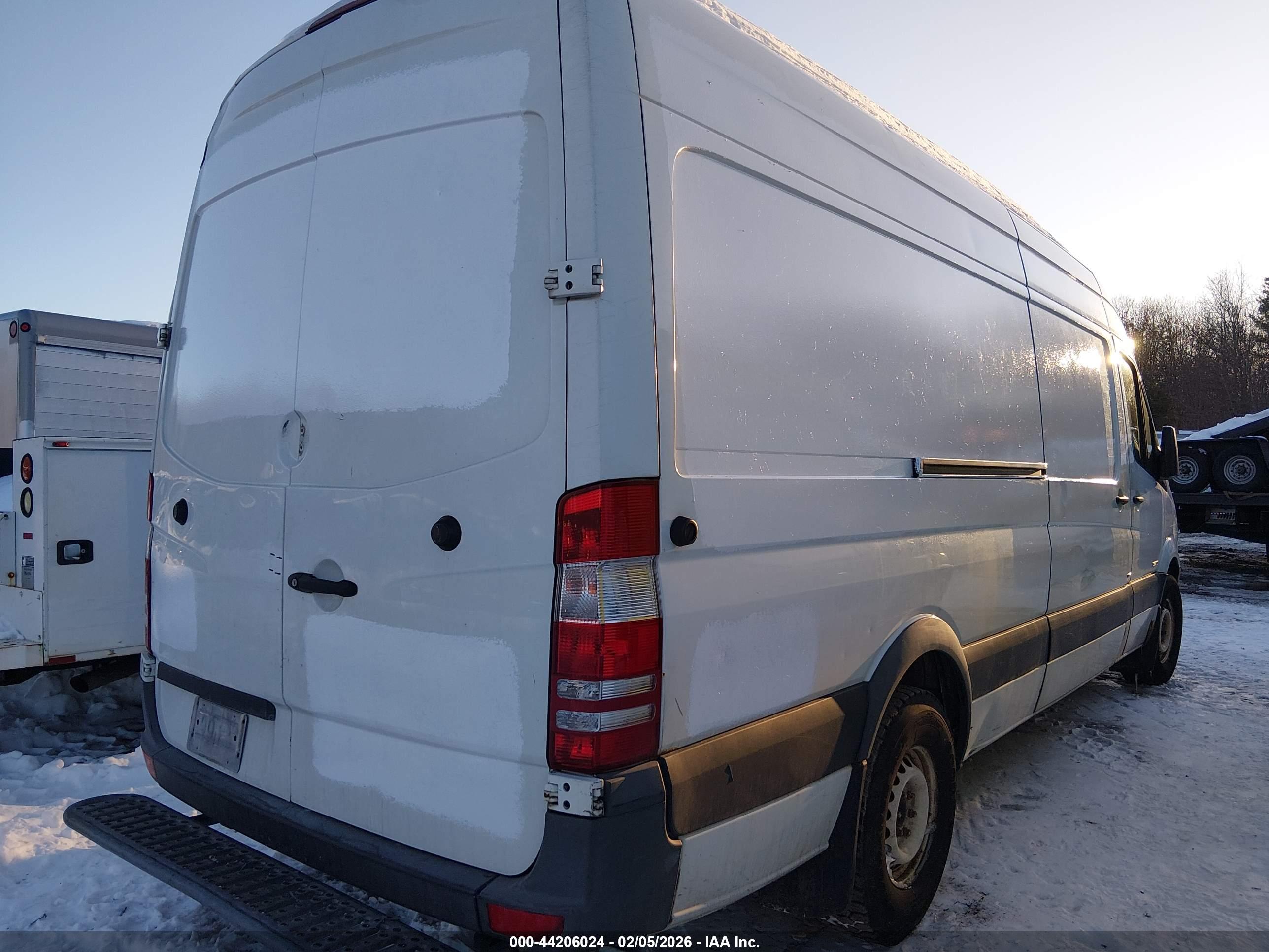 MERCEDES-BENZ SPRINTER image 4