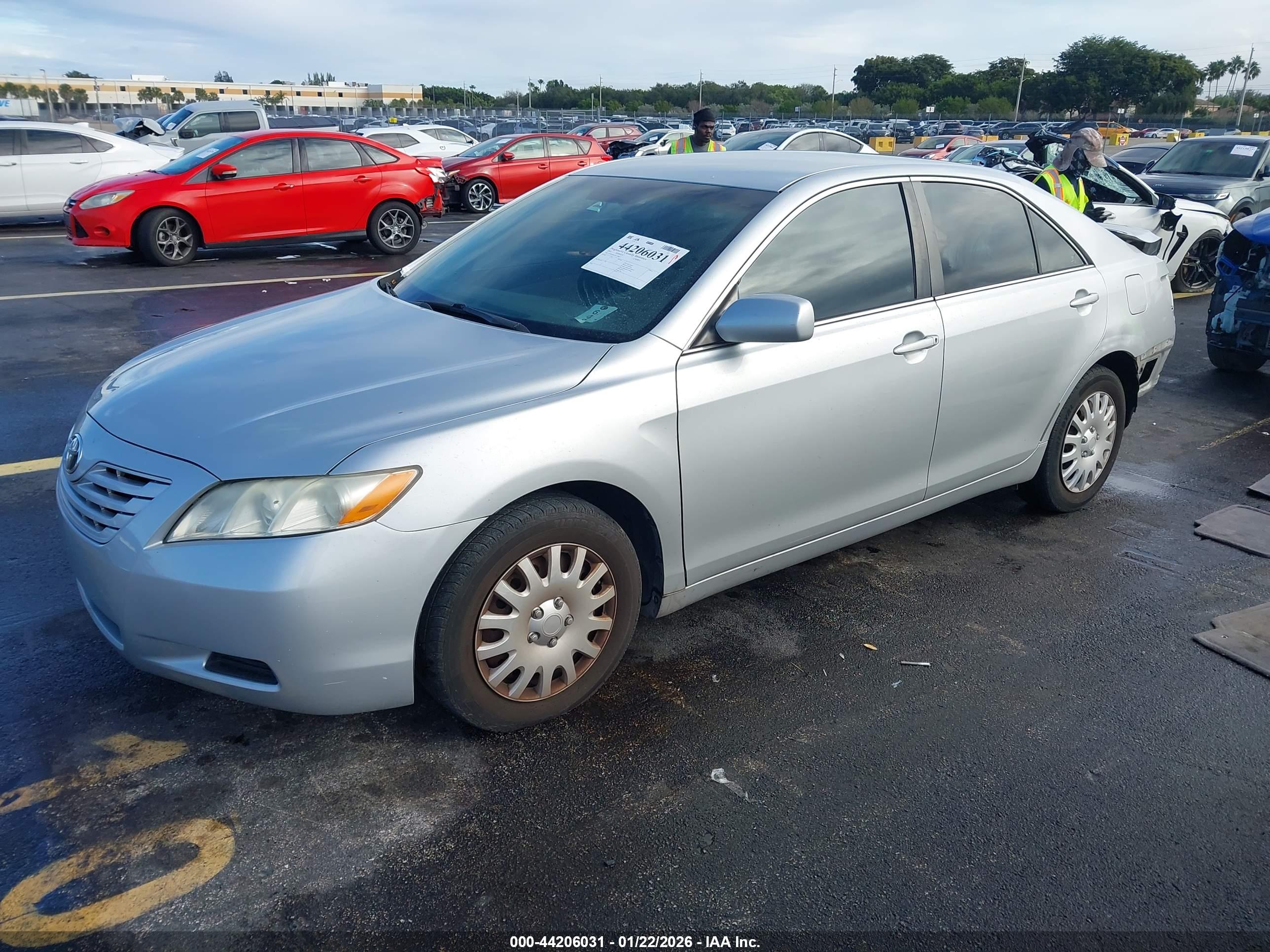 TOYOTA CAMRY image 2