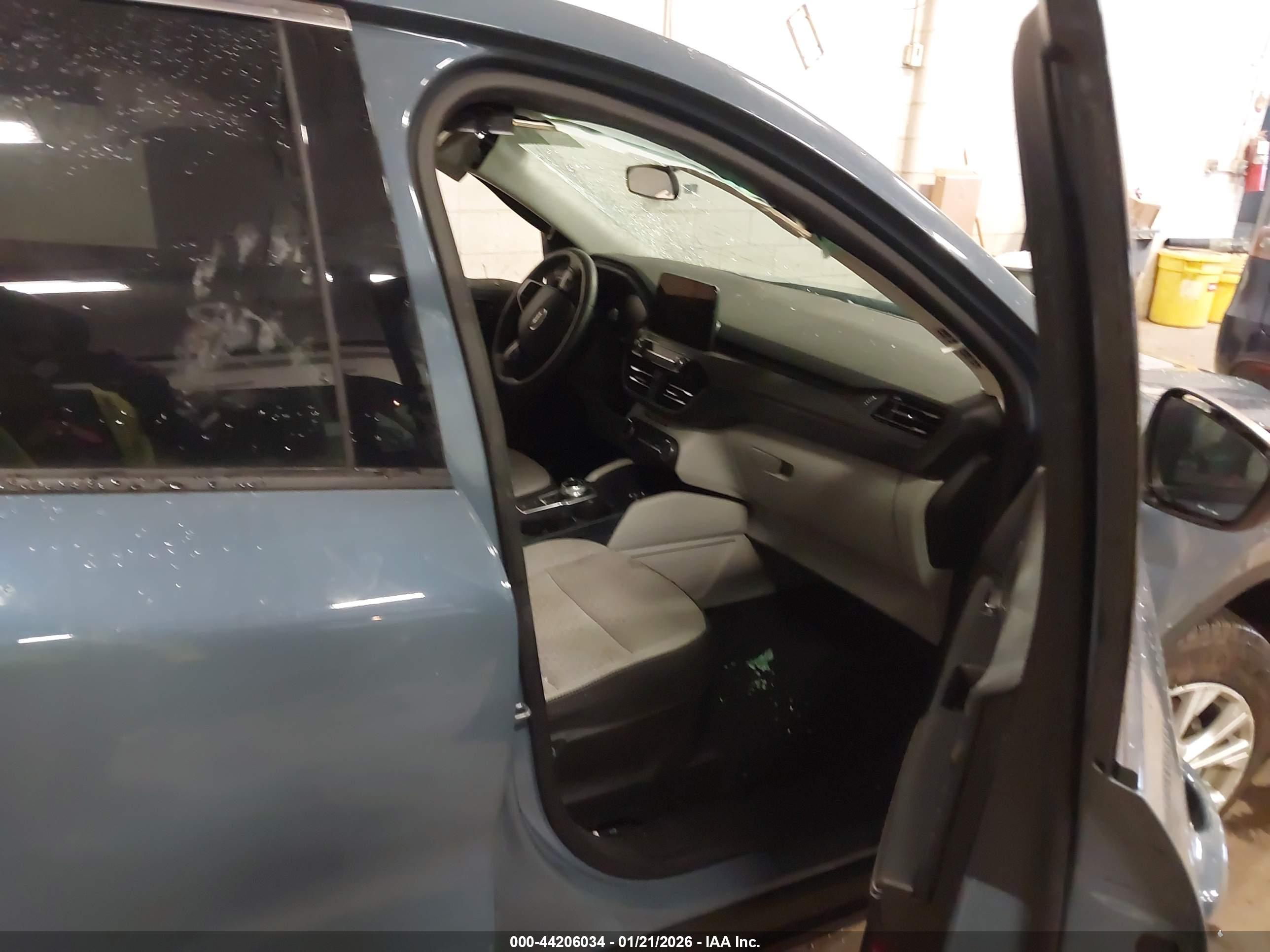 FORD ESCAPE image 5