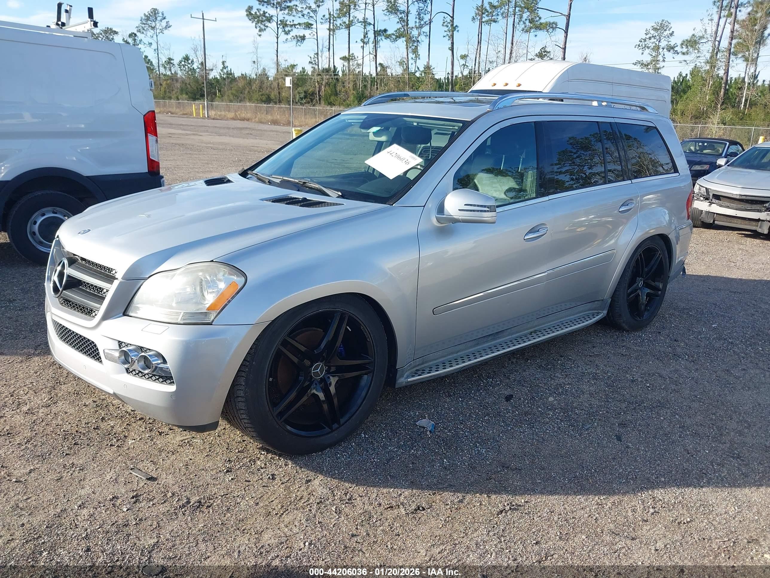 MERCEDES-BENZ GL image 2