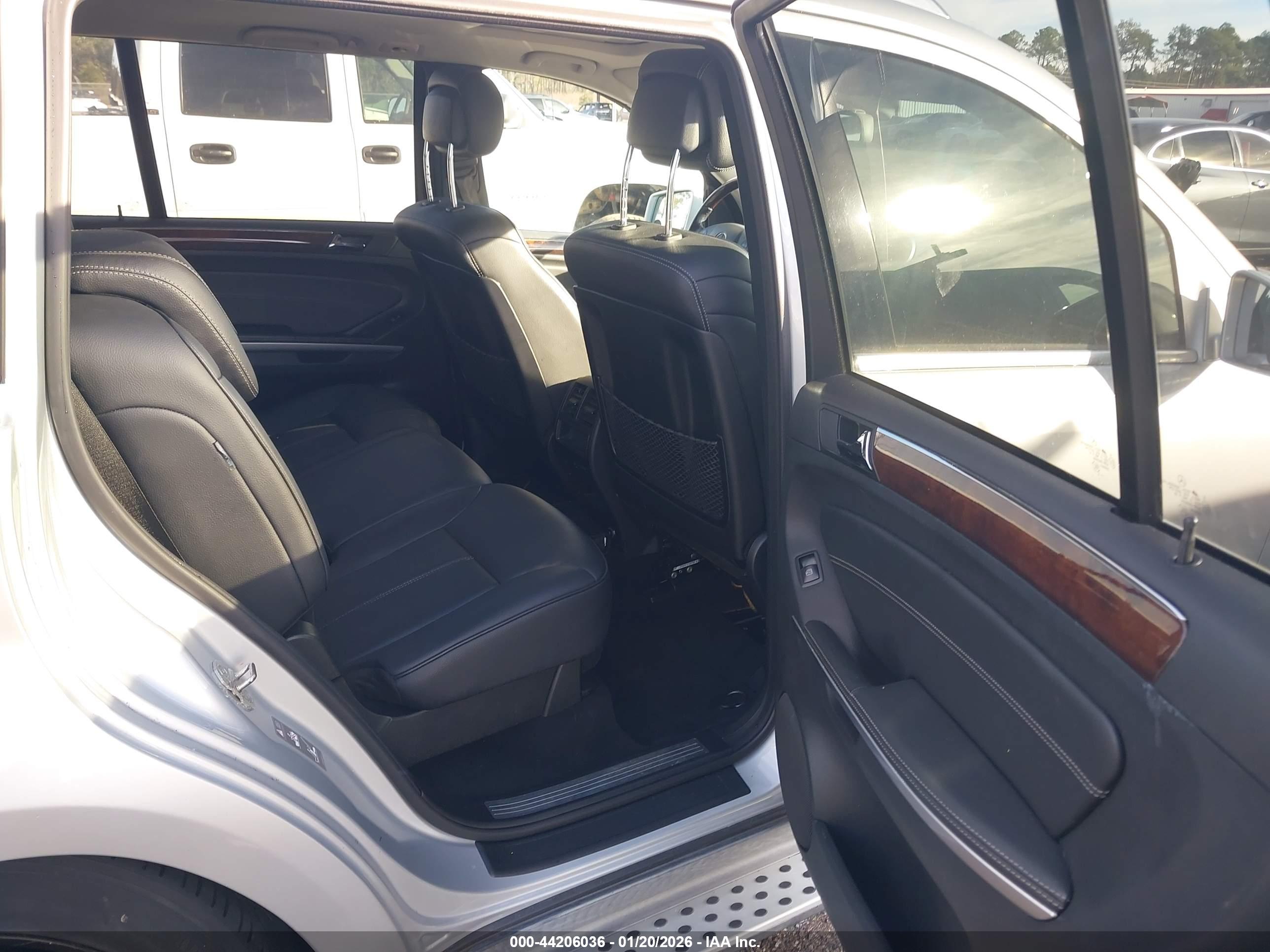 MERCEDES-BENZ GL image 8