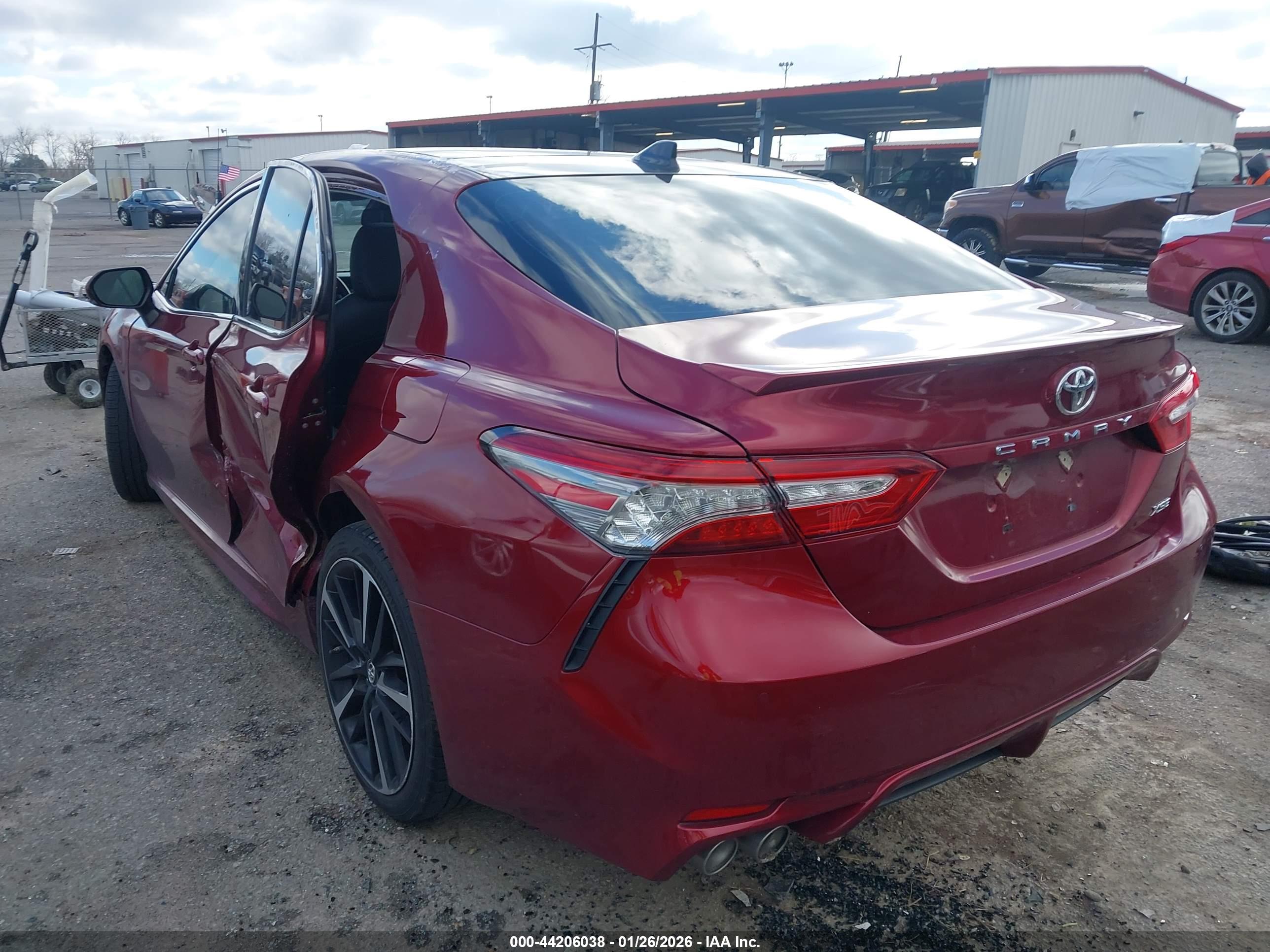 TOYOTA CAMRY image 3