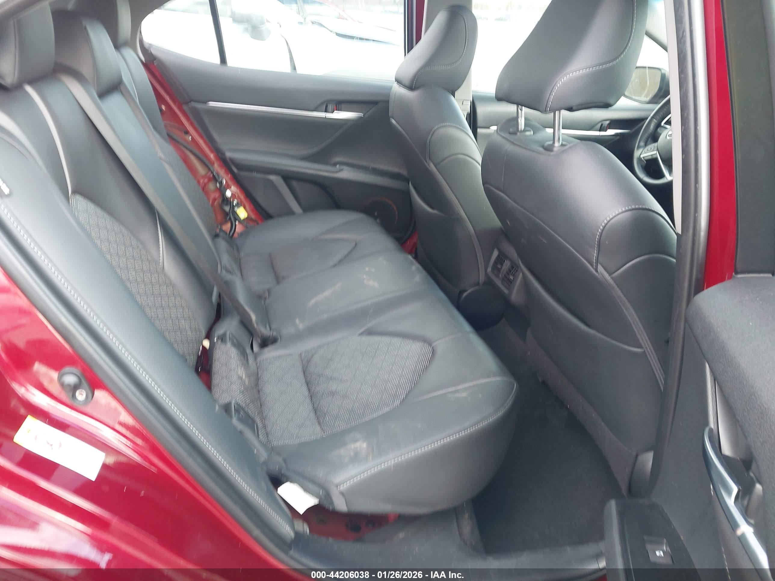 TOYOTA CAMRY image 8