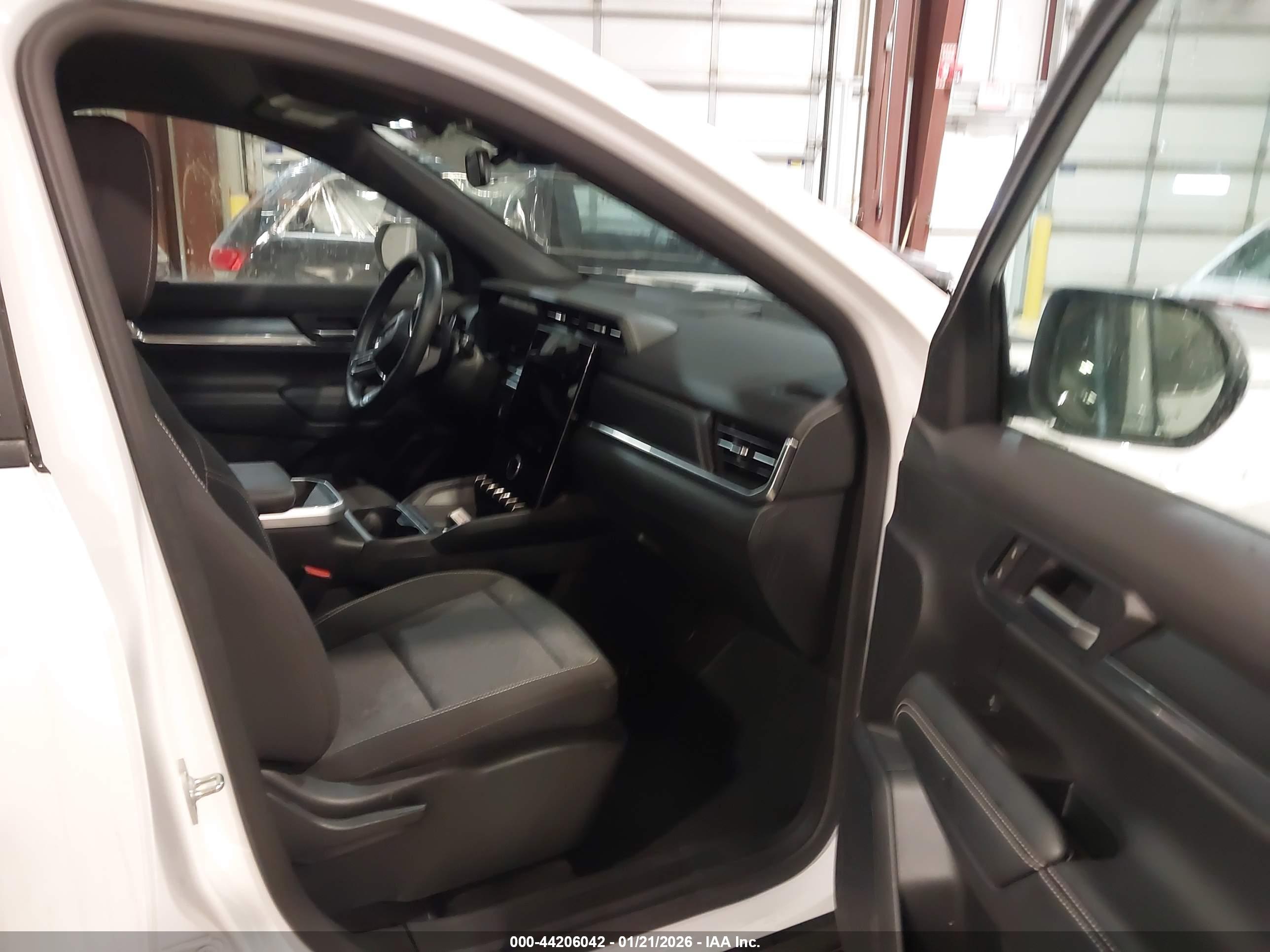GMC TERRAIN image 5