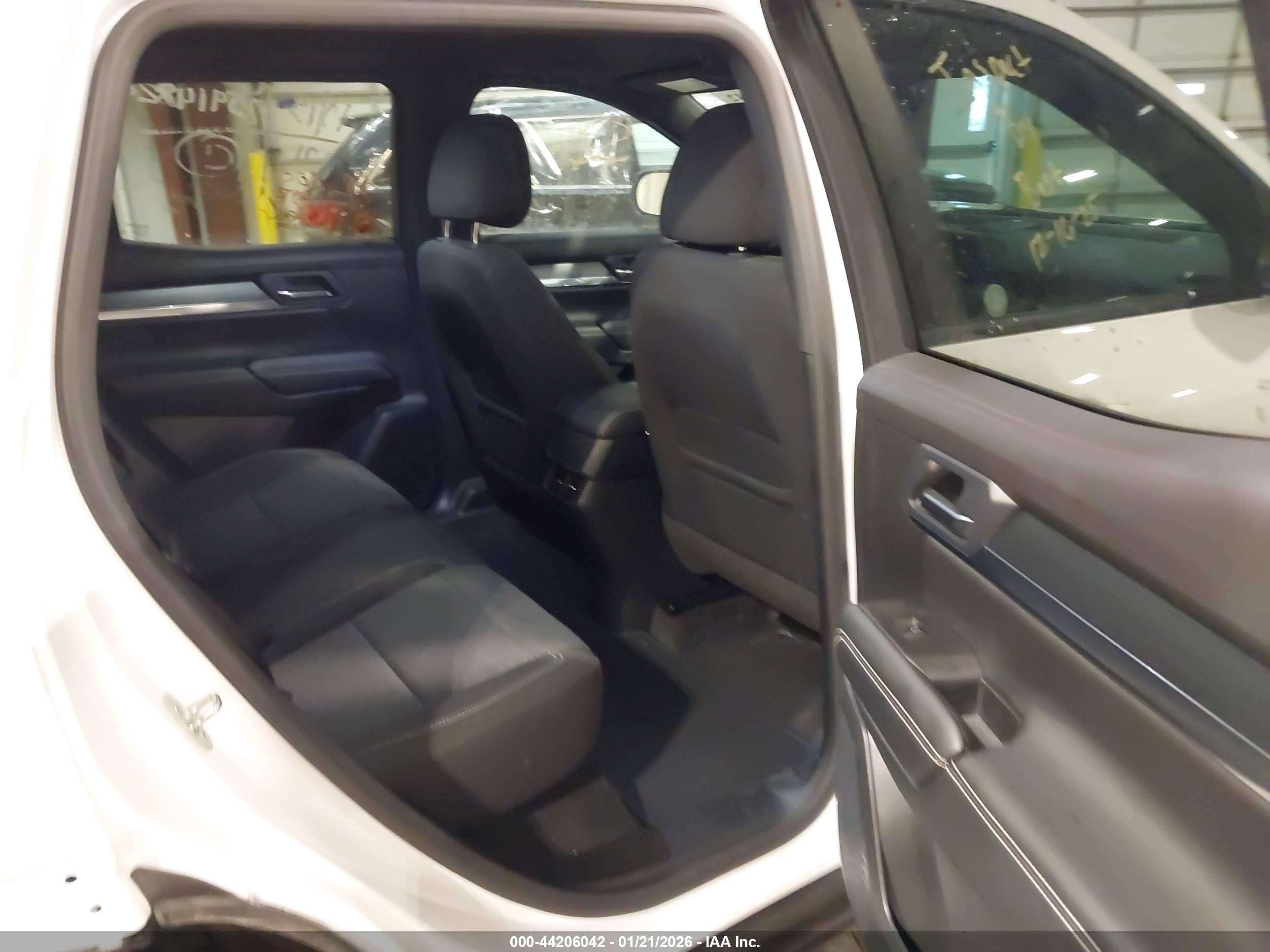 GMC TERRAIN image 8