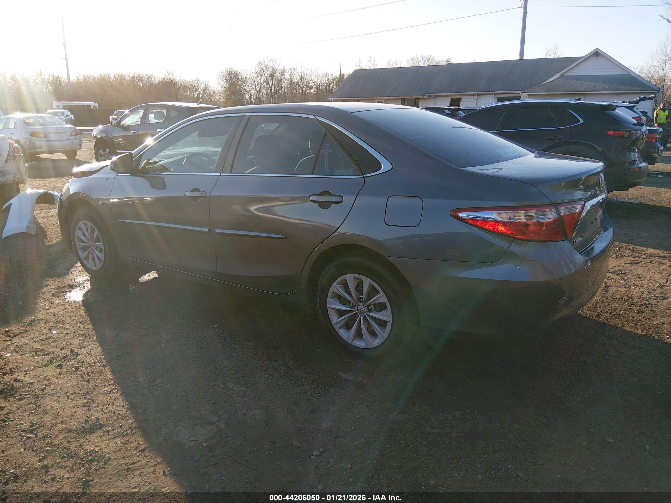 TOYOTA CAMRY image 3