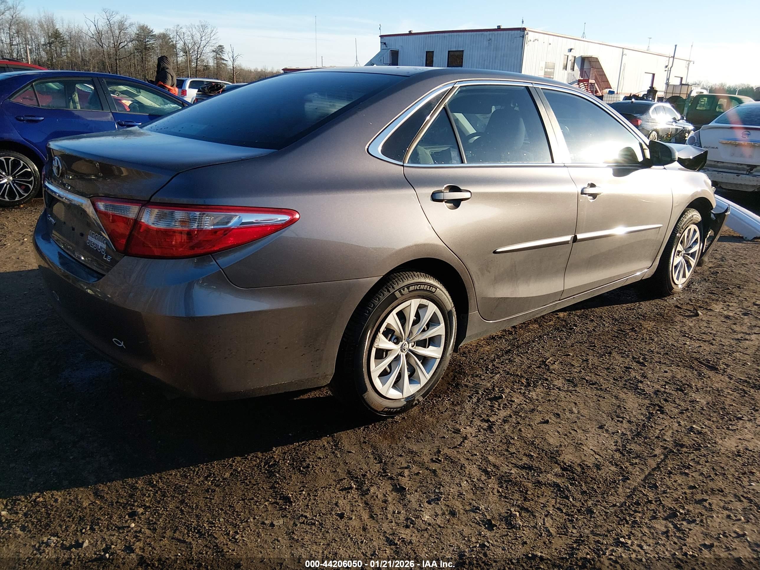 TOYOTA CAMRY image 4