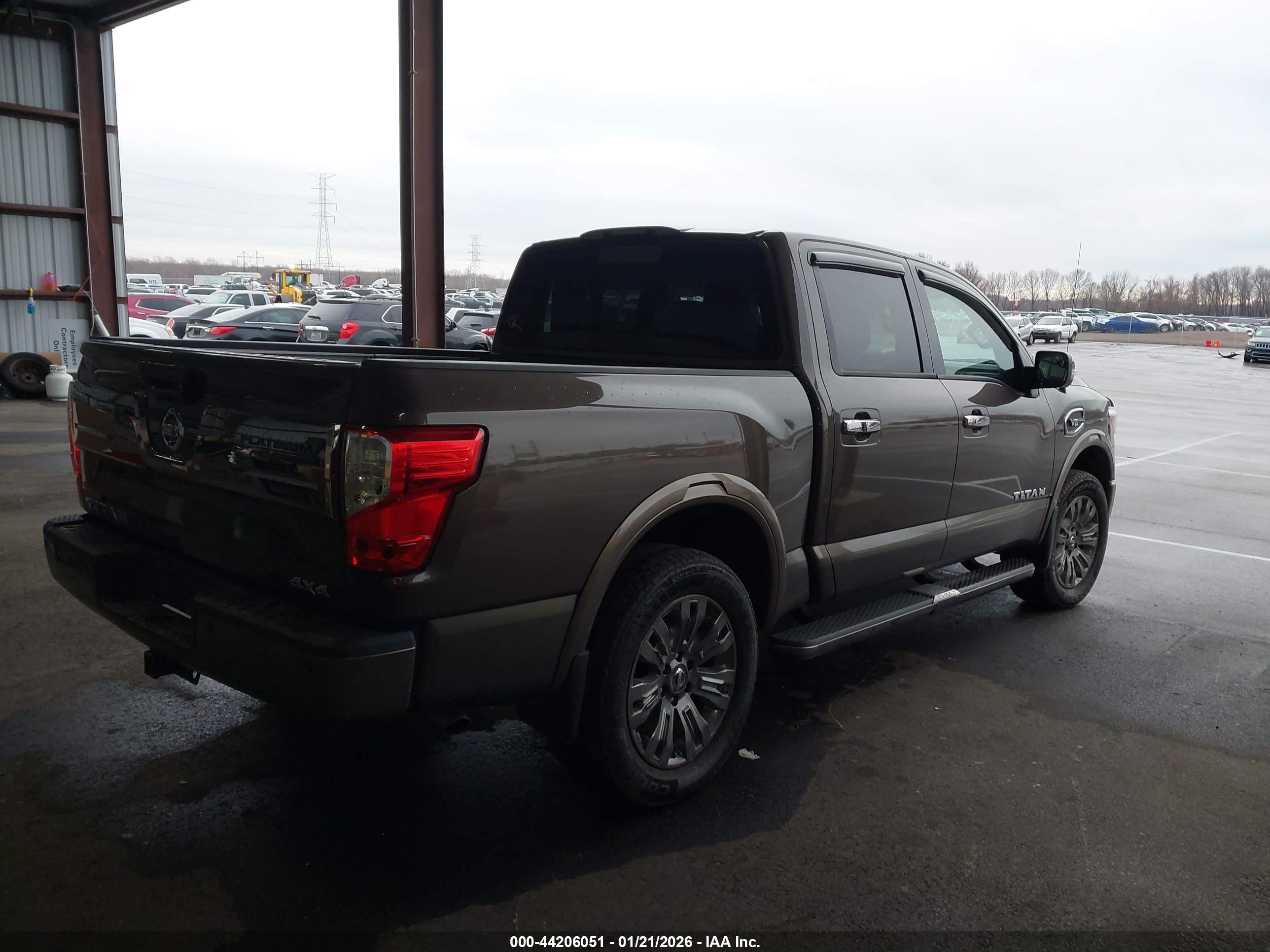 NISSAN TITAN image 4