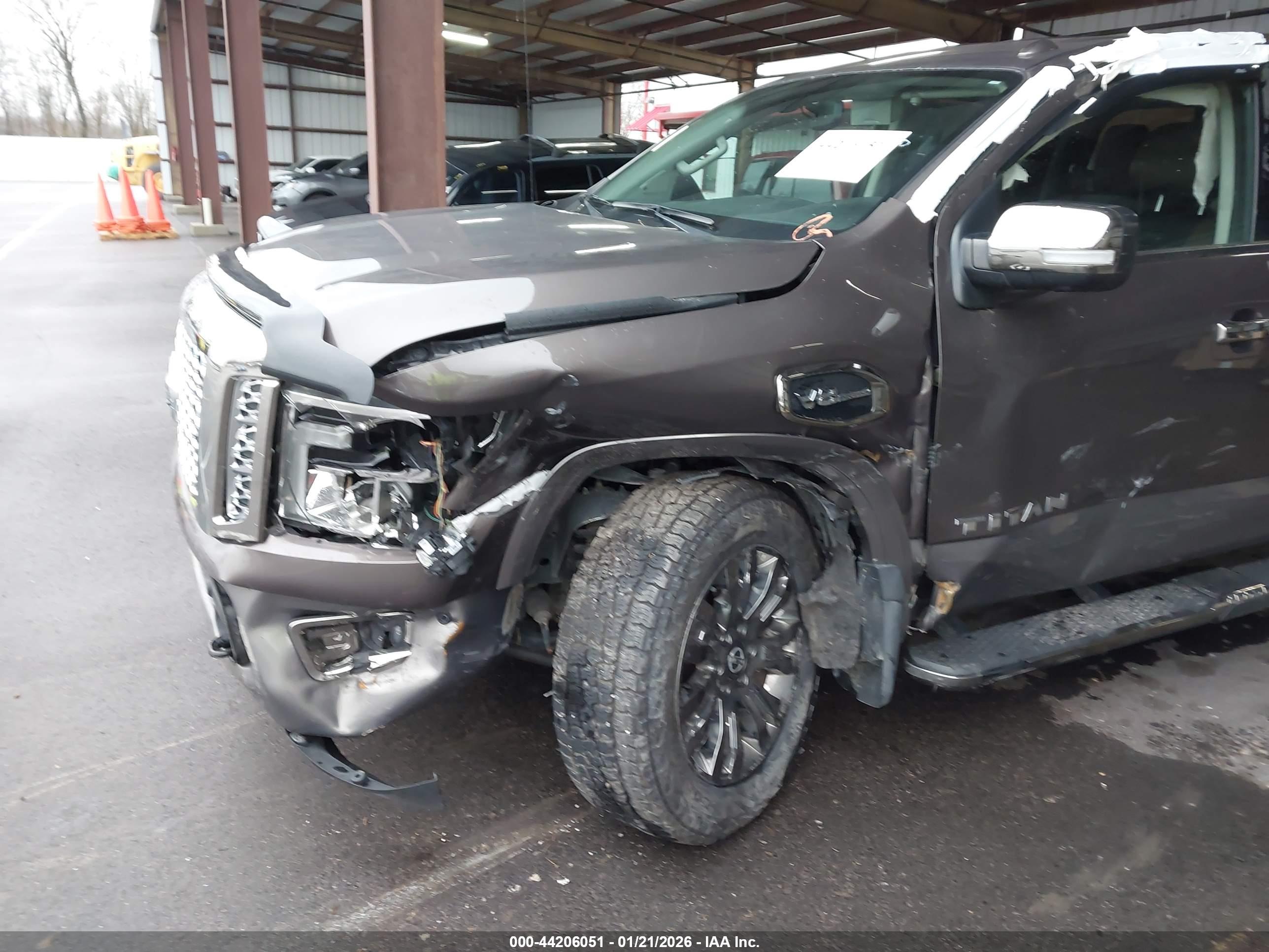 NISSAN TITAN image 6