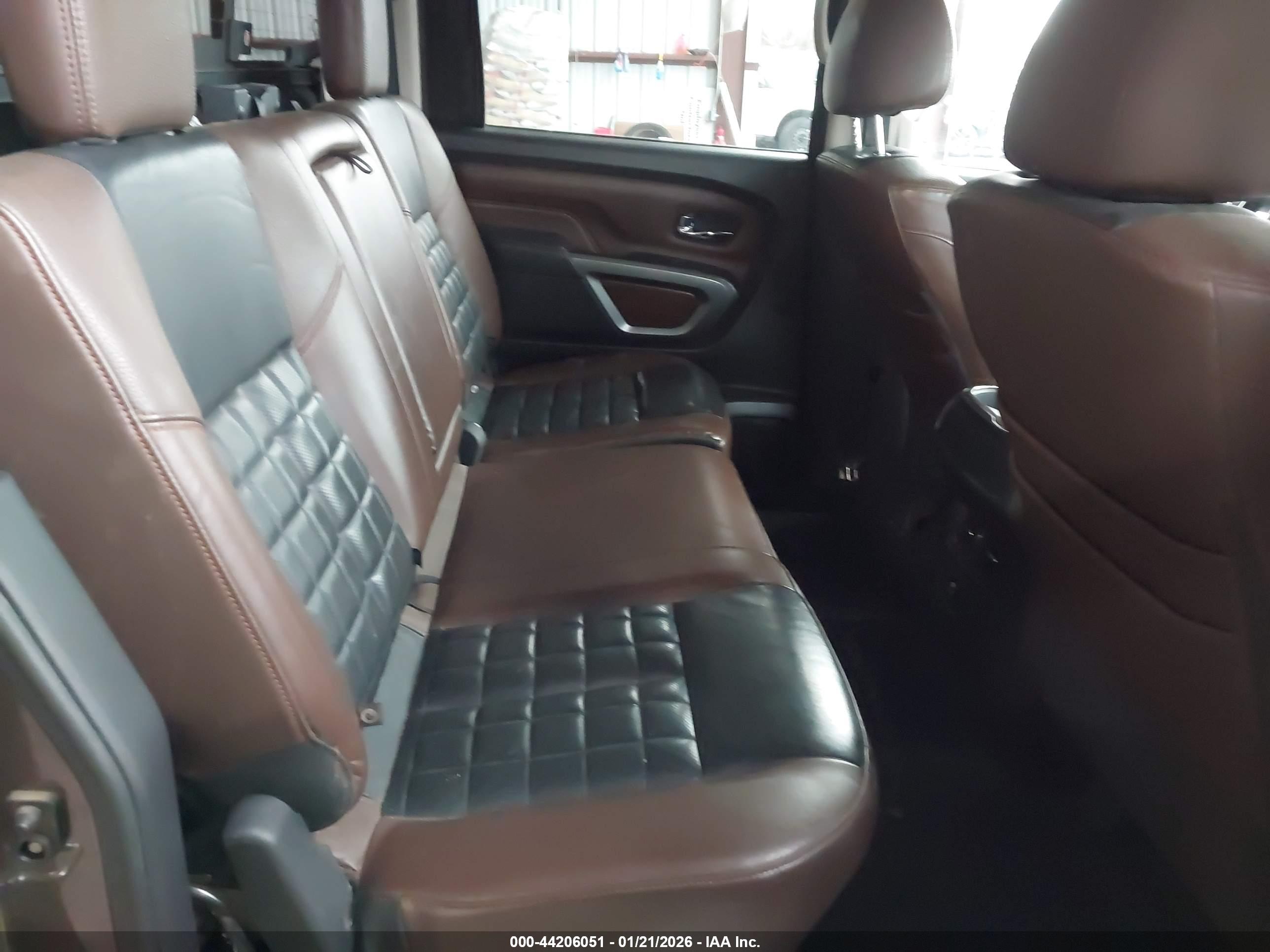 NISSAN TITAN image 8