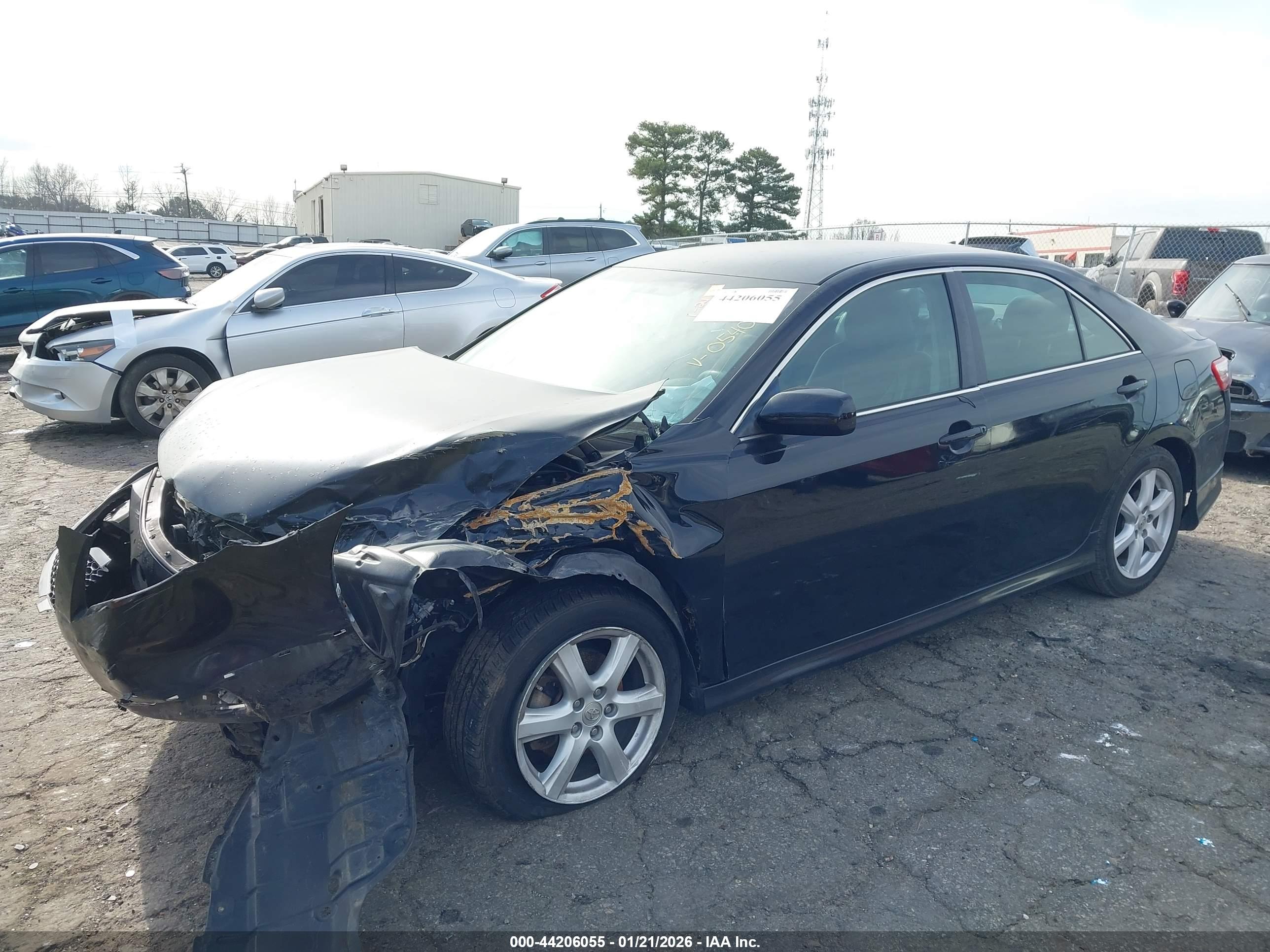 TOYOTA CAMRY image 2