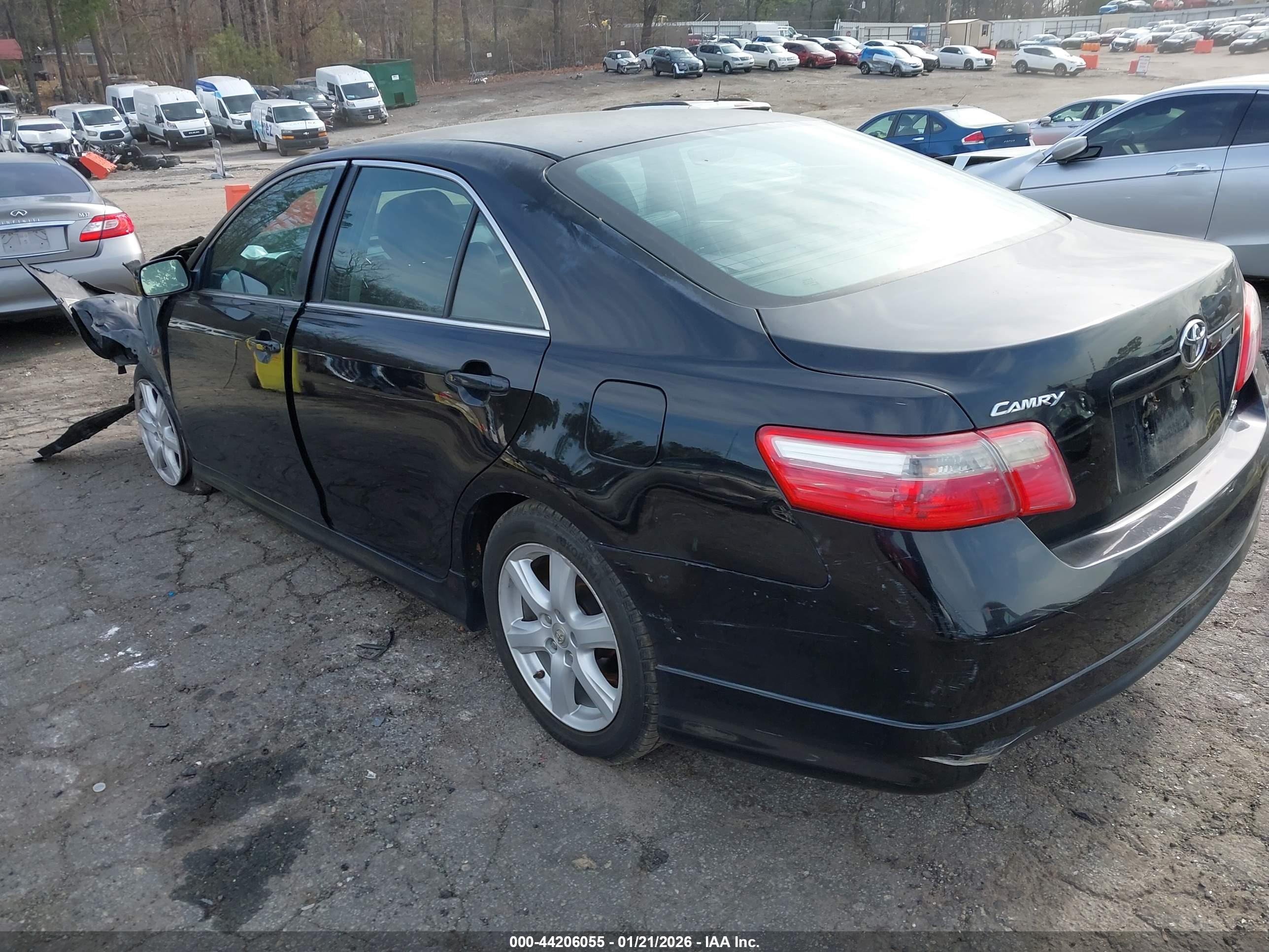 TOYOTA CAMRY image 3