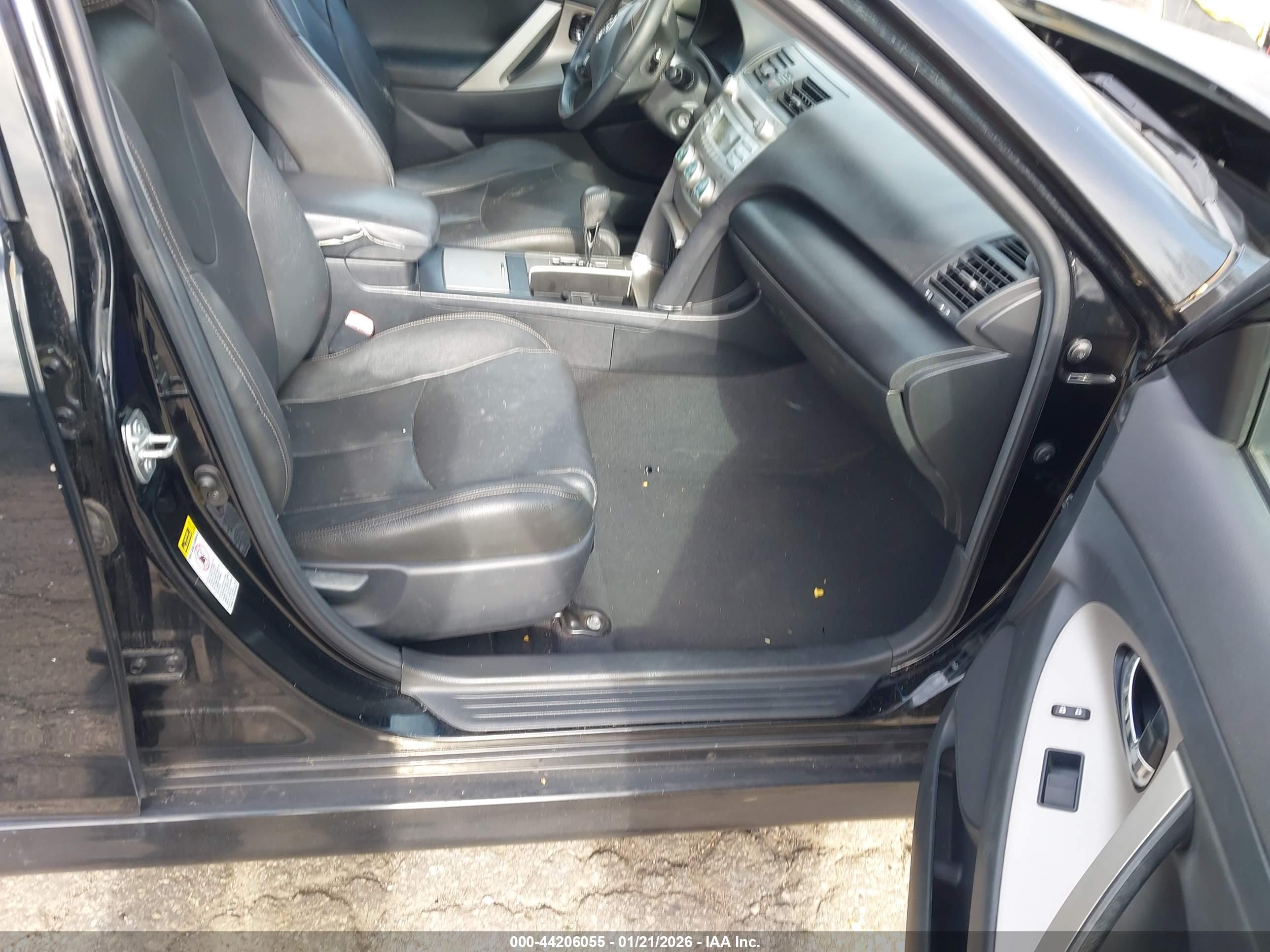 TOYOTA CAMRY image 5