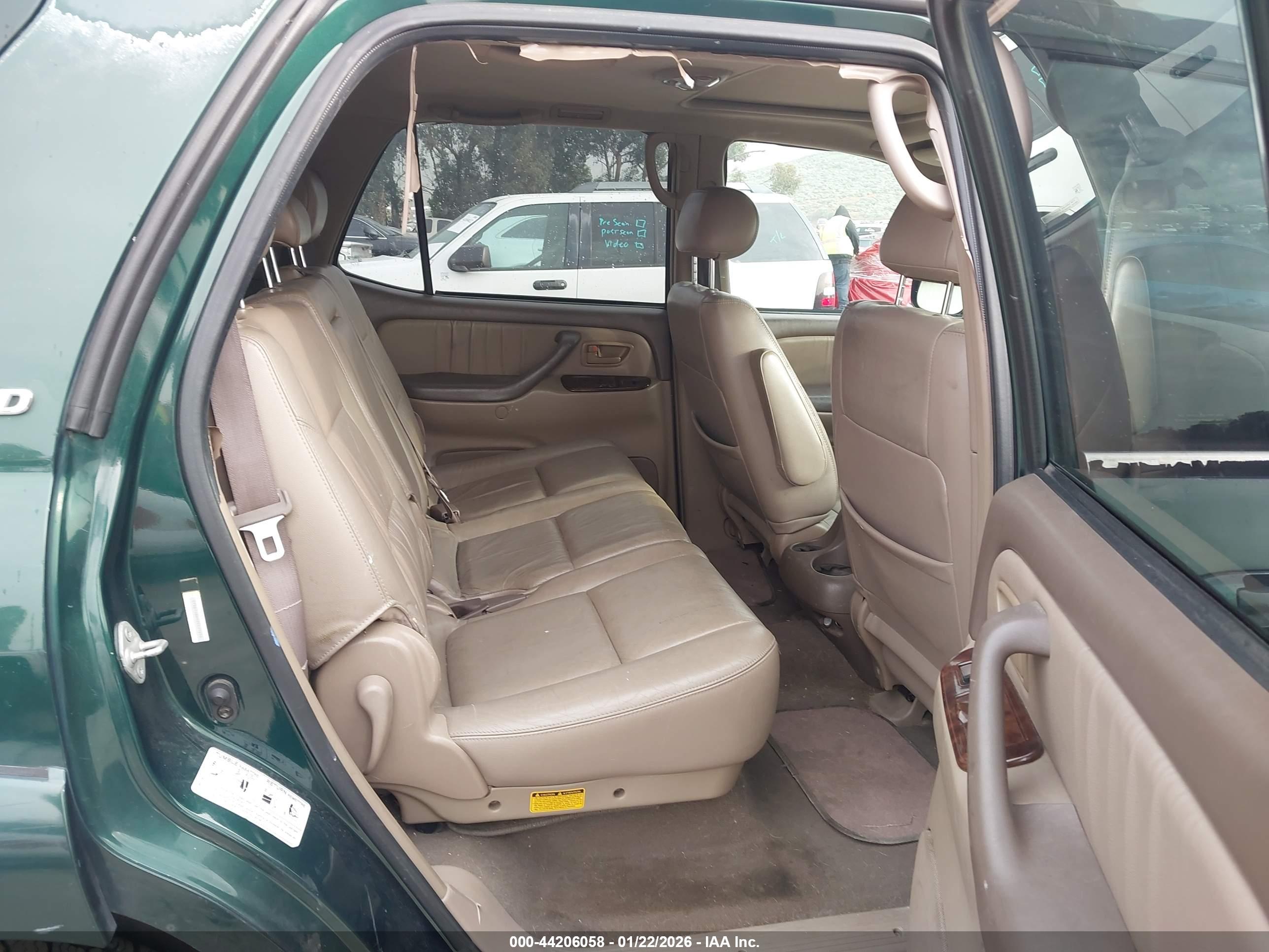 TOYOTA SEQUOIA image 8