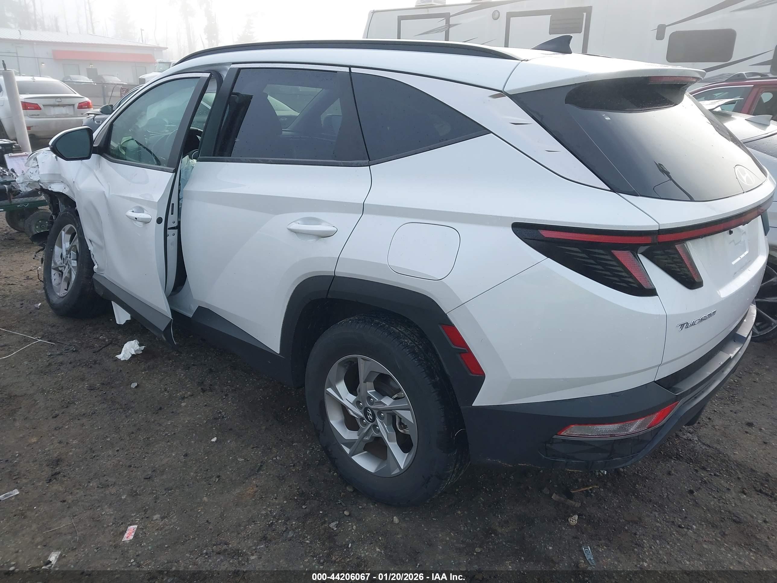 HYUNDAI TUCSON image 3