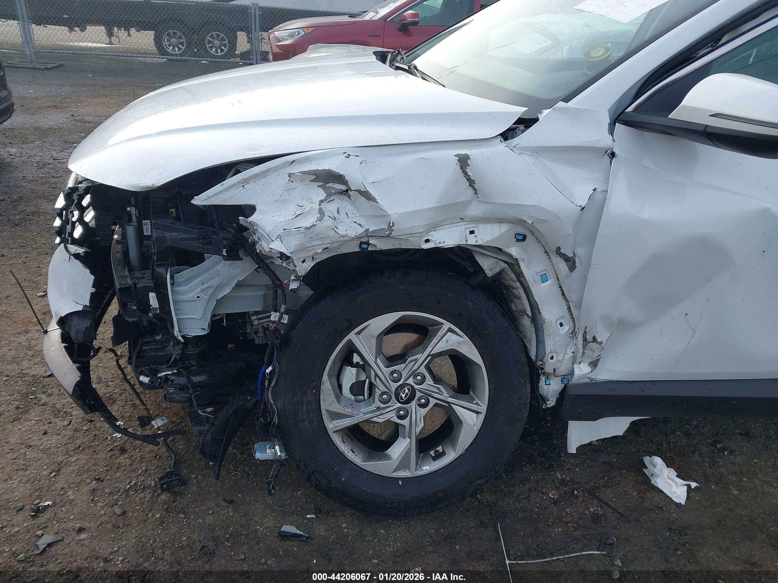 HYUNDAI TUCSON image 6