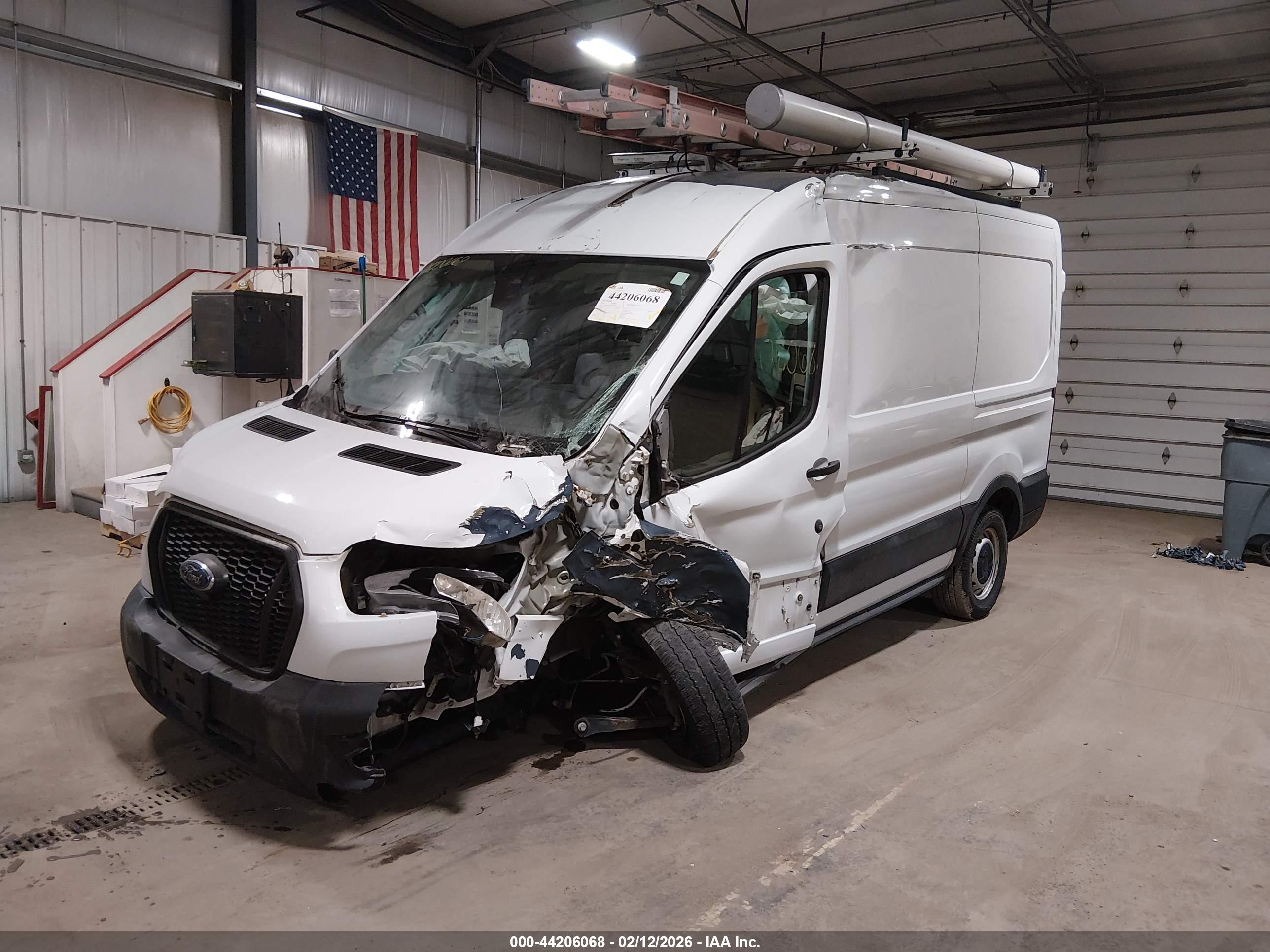 FORD TRANSIT-250 image 2