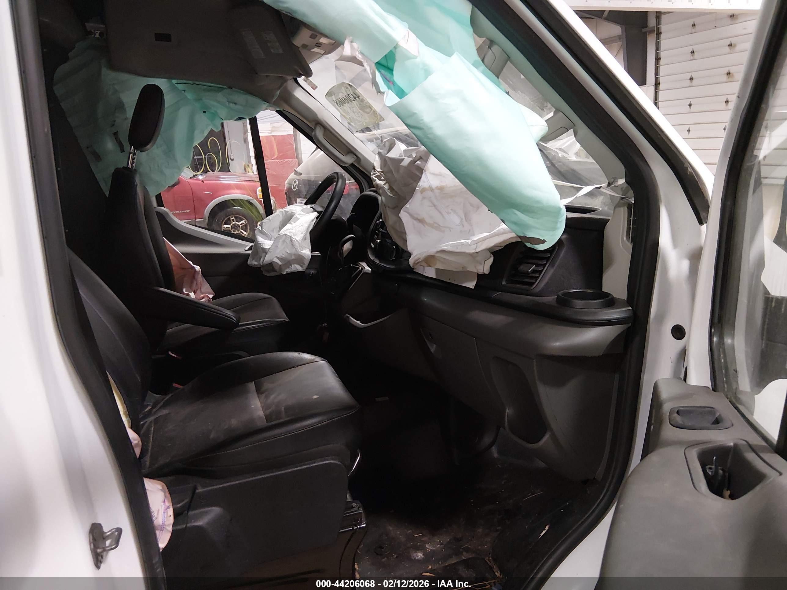 FORD TRANSIT-250 image 5